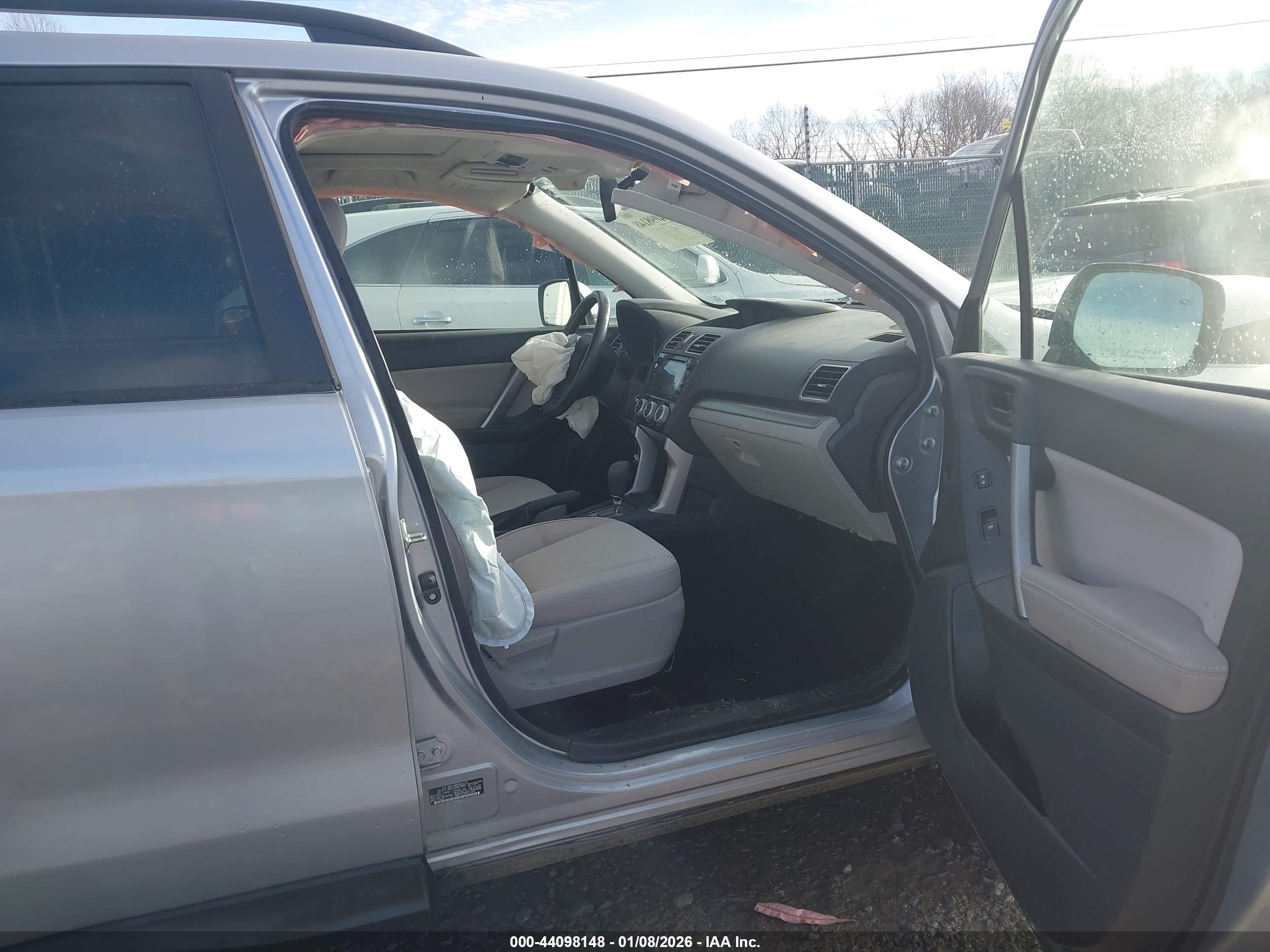 SUBARU FORESTER image 5