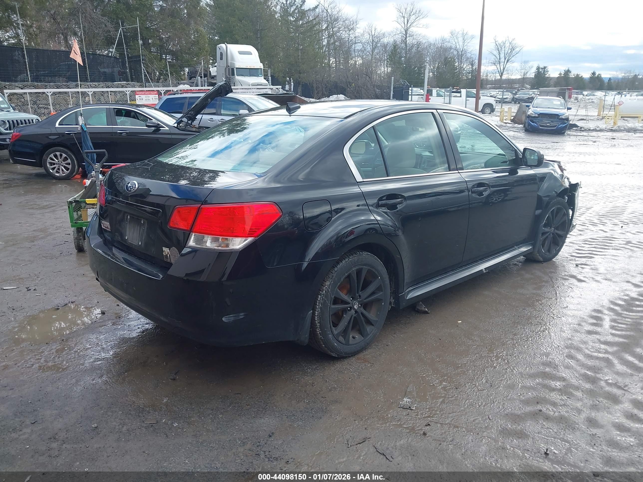 SUBARU LEGACY image 4