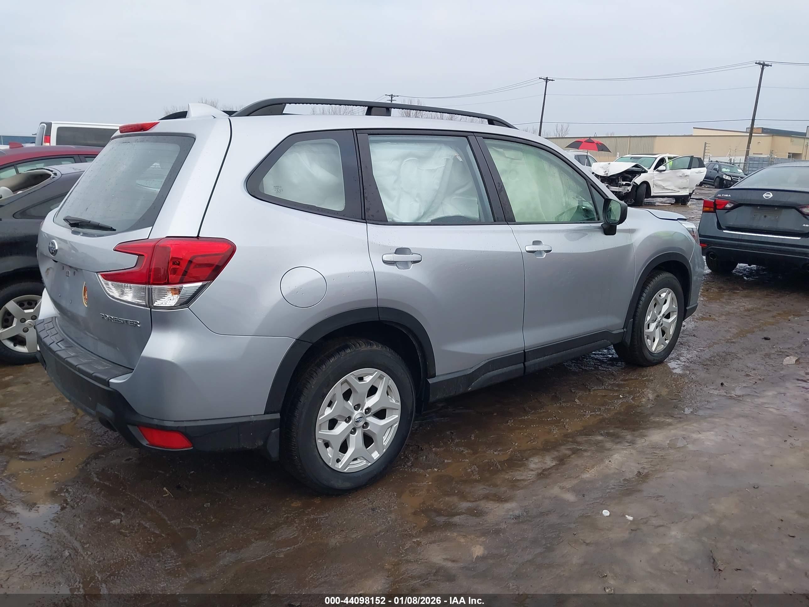 SUBARU FORESTER image 4