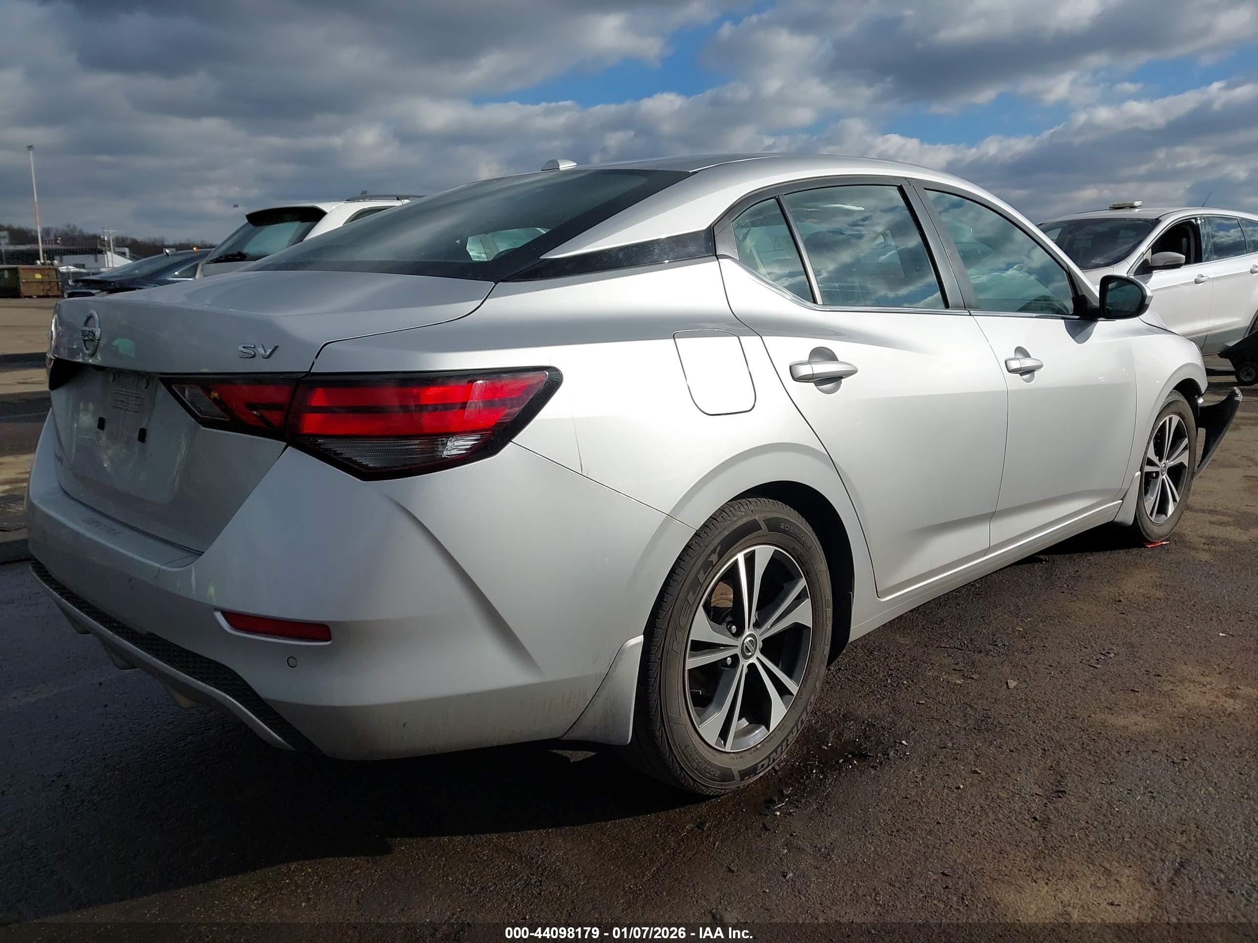 NISSAN SENTRA image 4