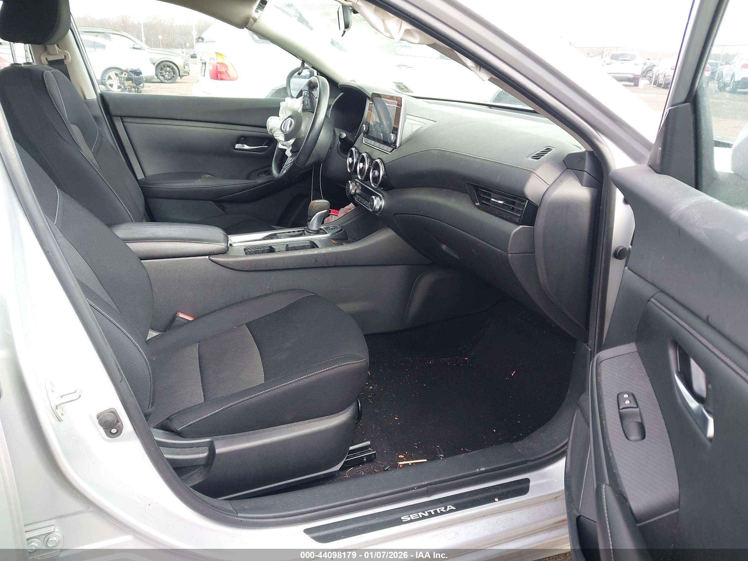 NISSAN SENTRA image 5