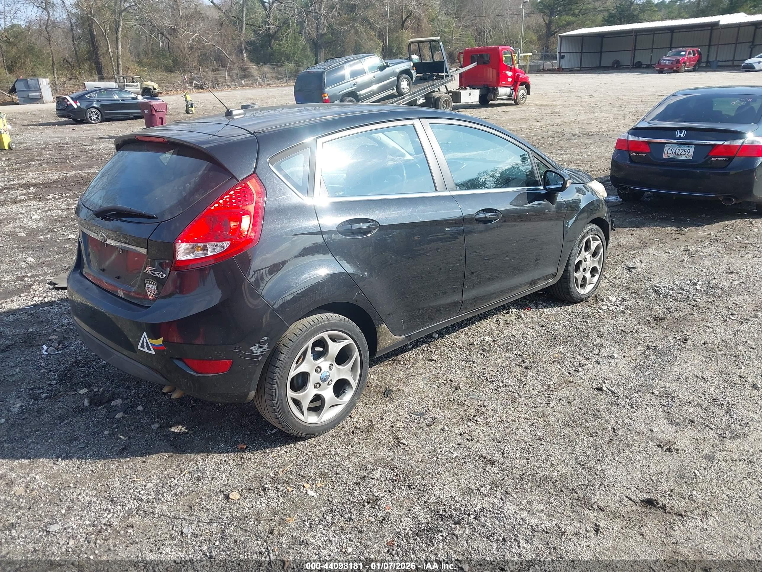 FORD FIESTA image 4