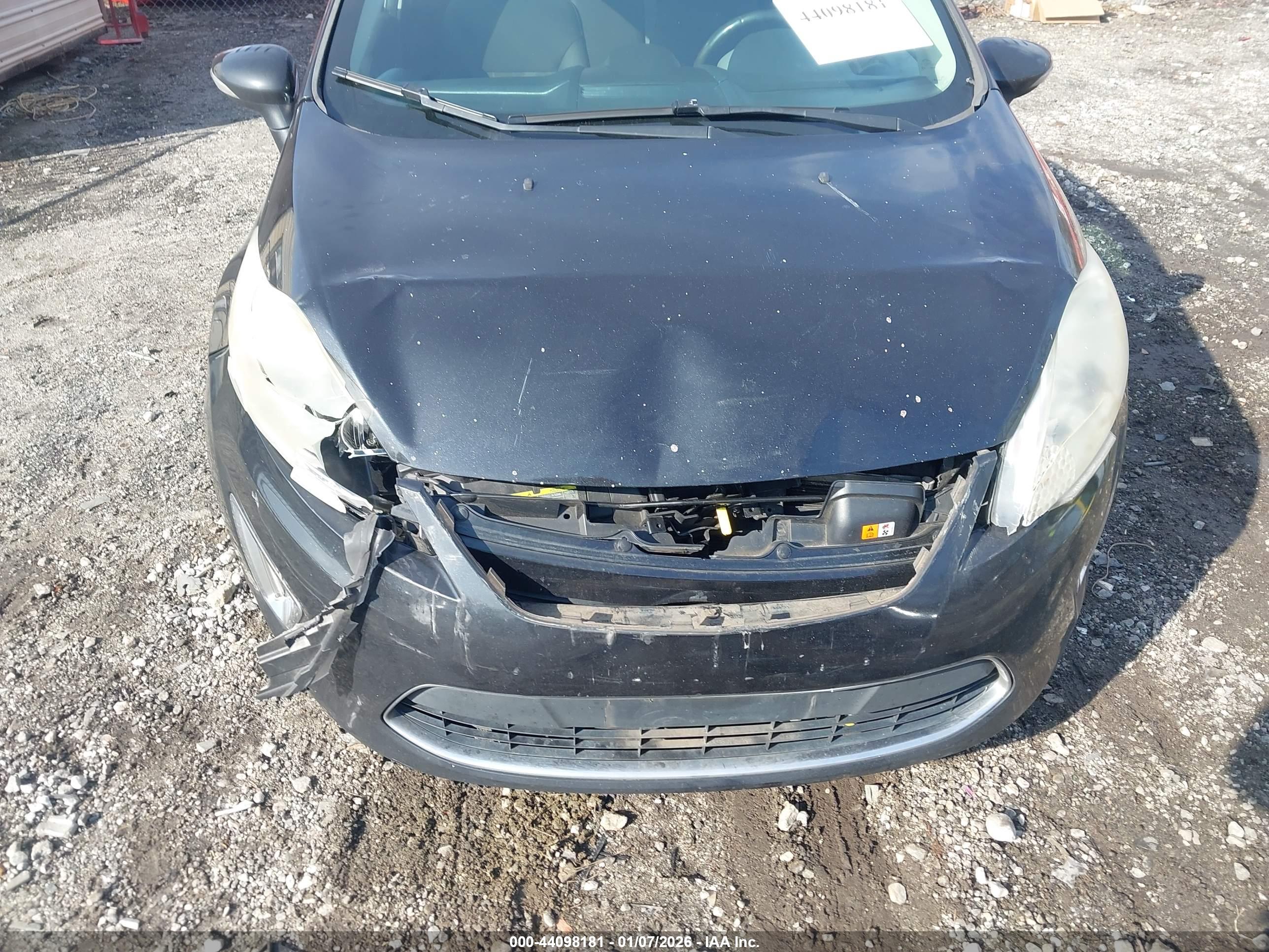 FORD FIESTA image 6