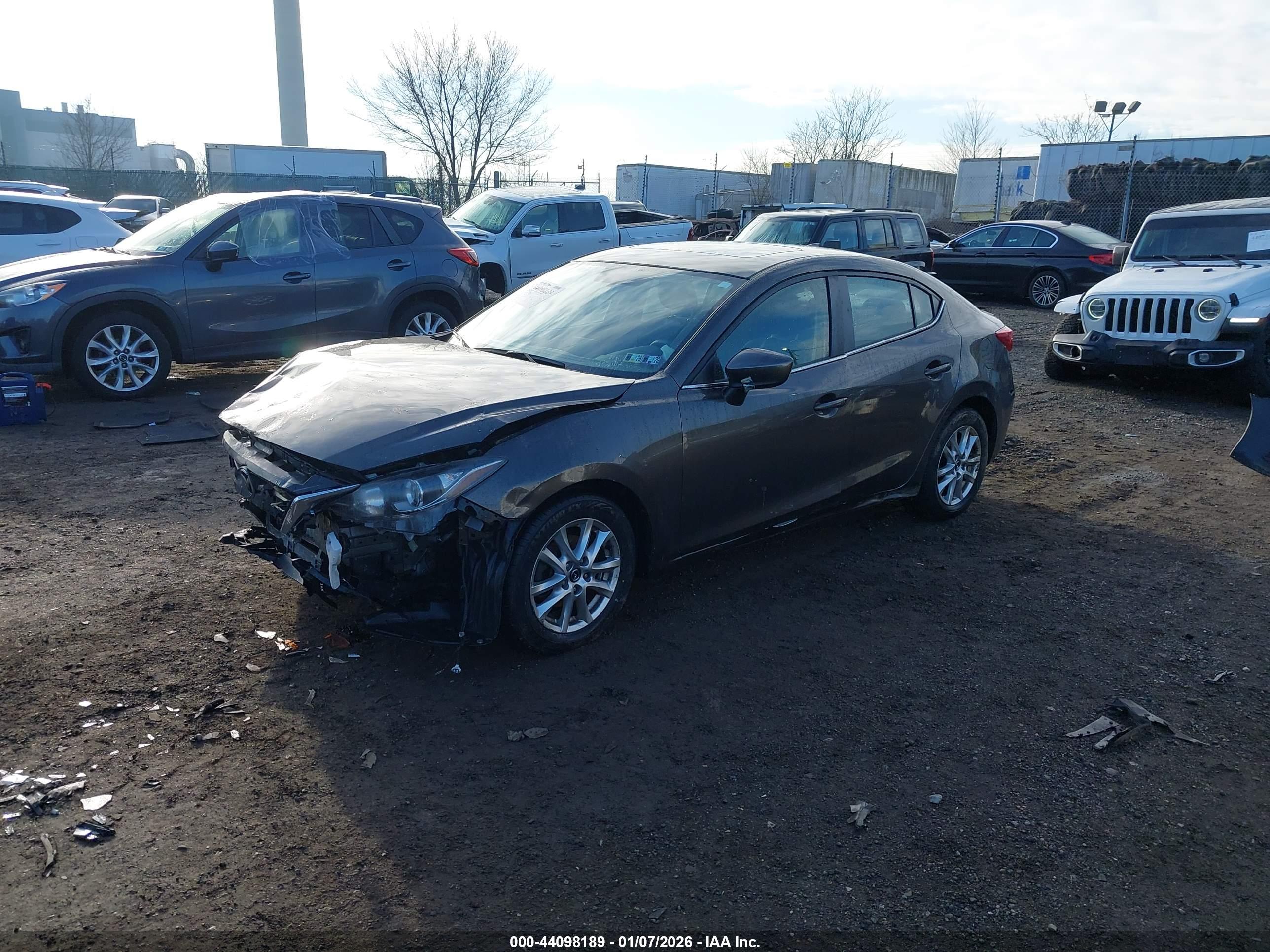 MAZDA MAZDA3 image 2