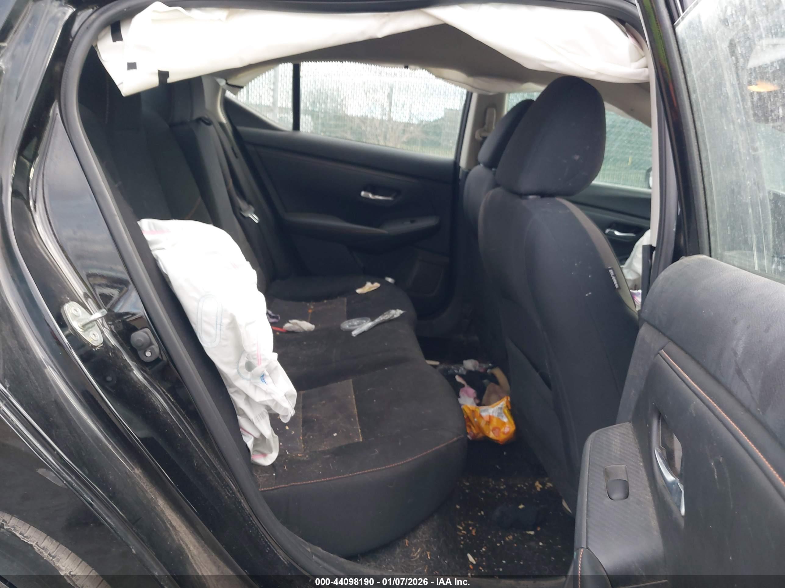 NISSAN SENTRA image 8