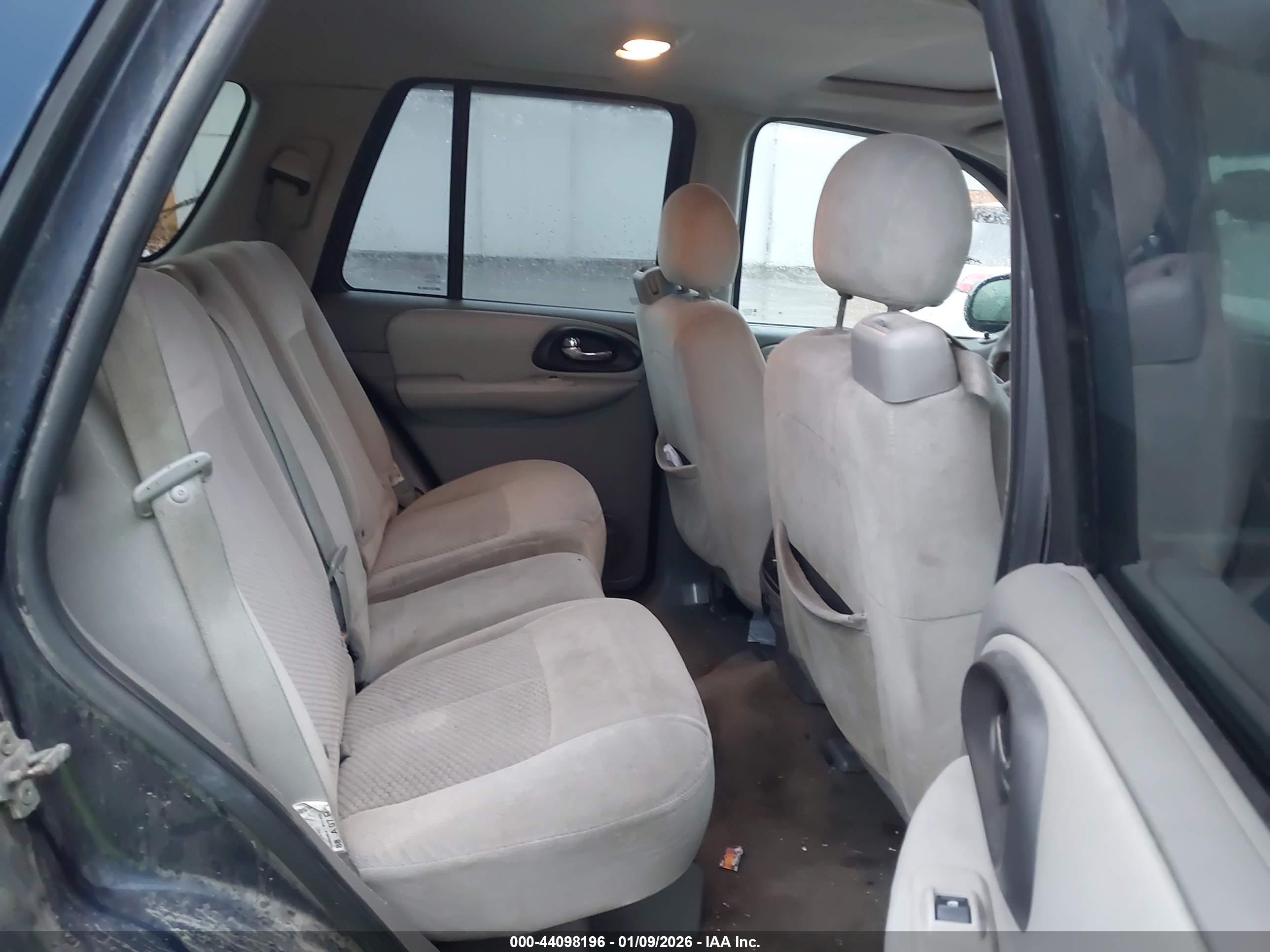 CHEVROLET TRAILBLAZER image 8