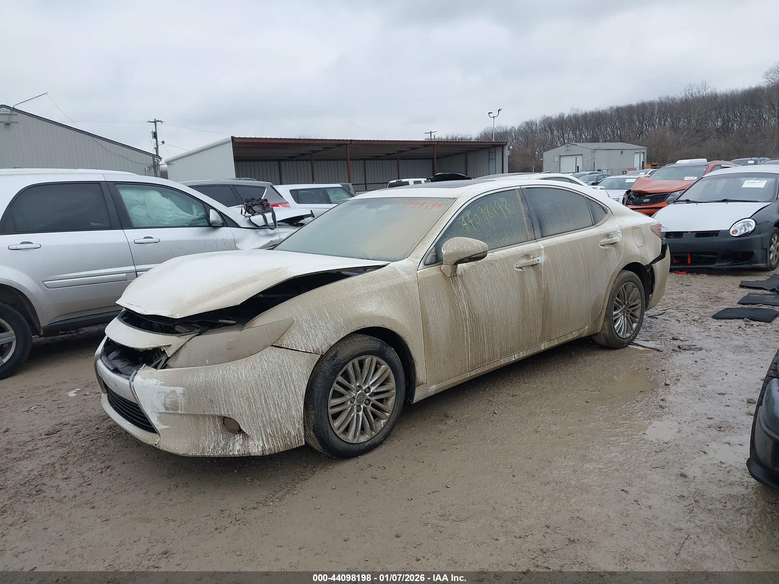 LEXUS ES image 2