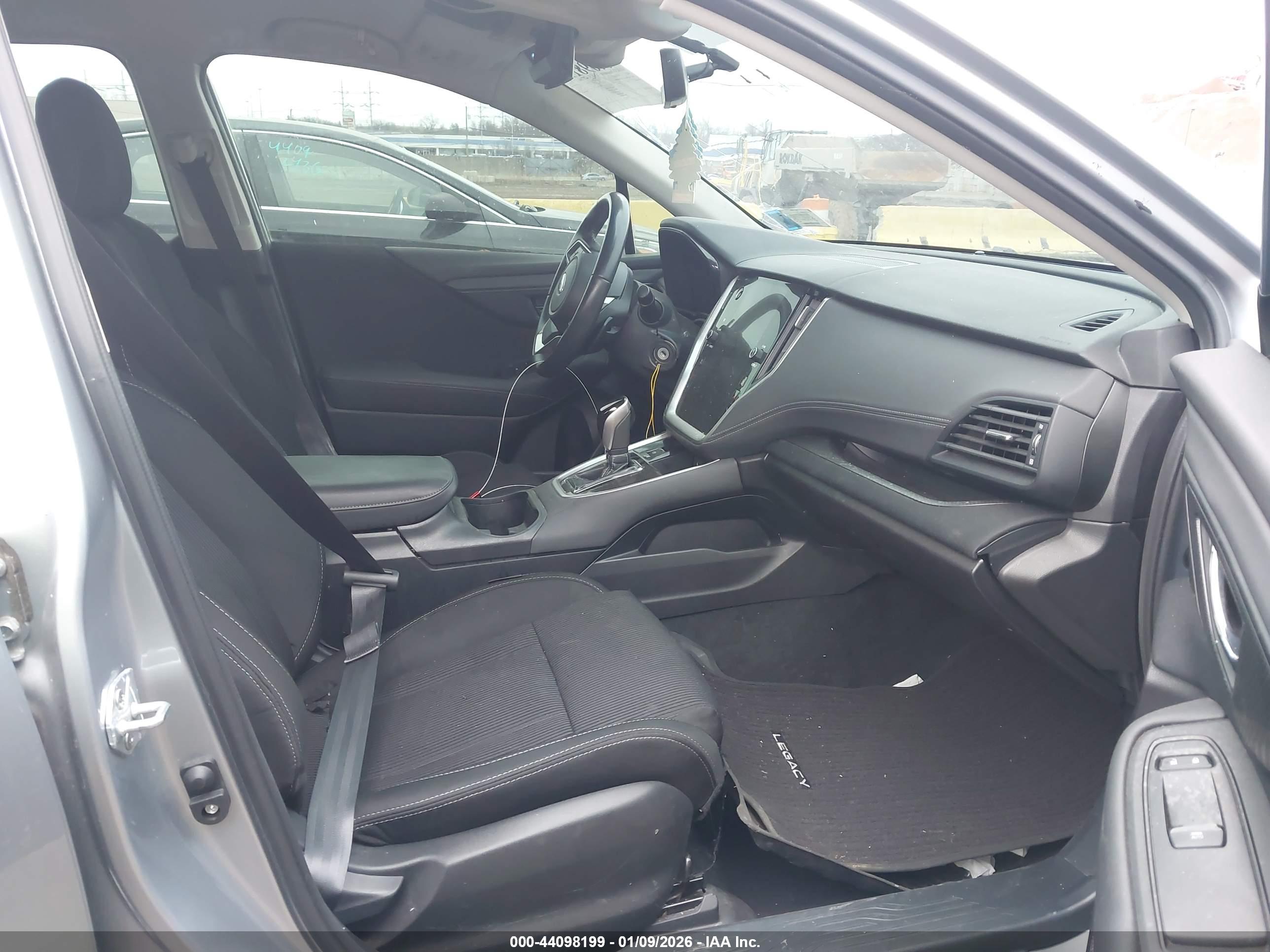 SUBARU LEGACY image 5