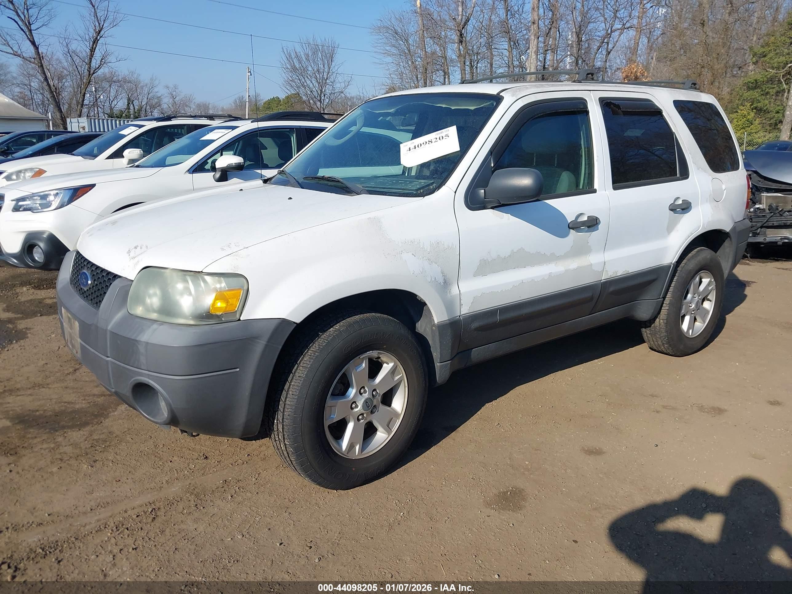 FORD ESCAPE image 2