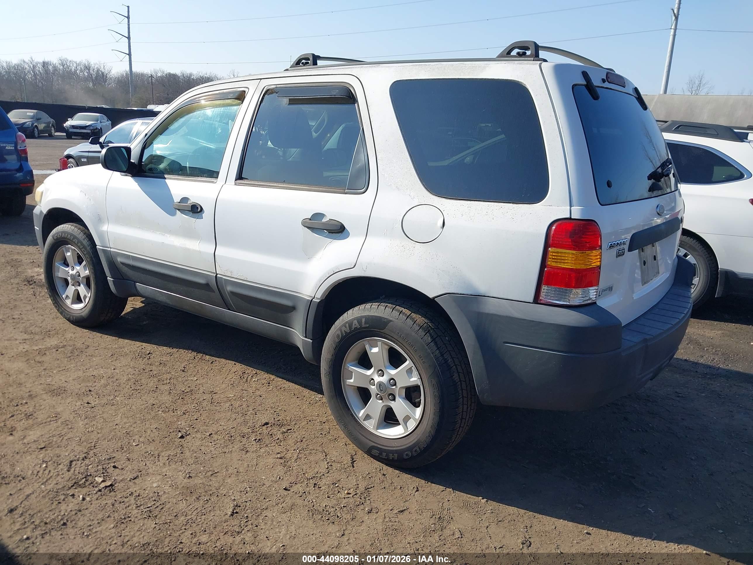 FORD ESCAPE image 3