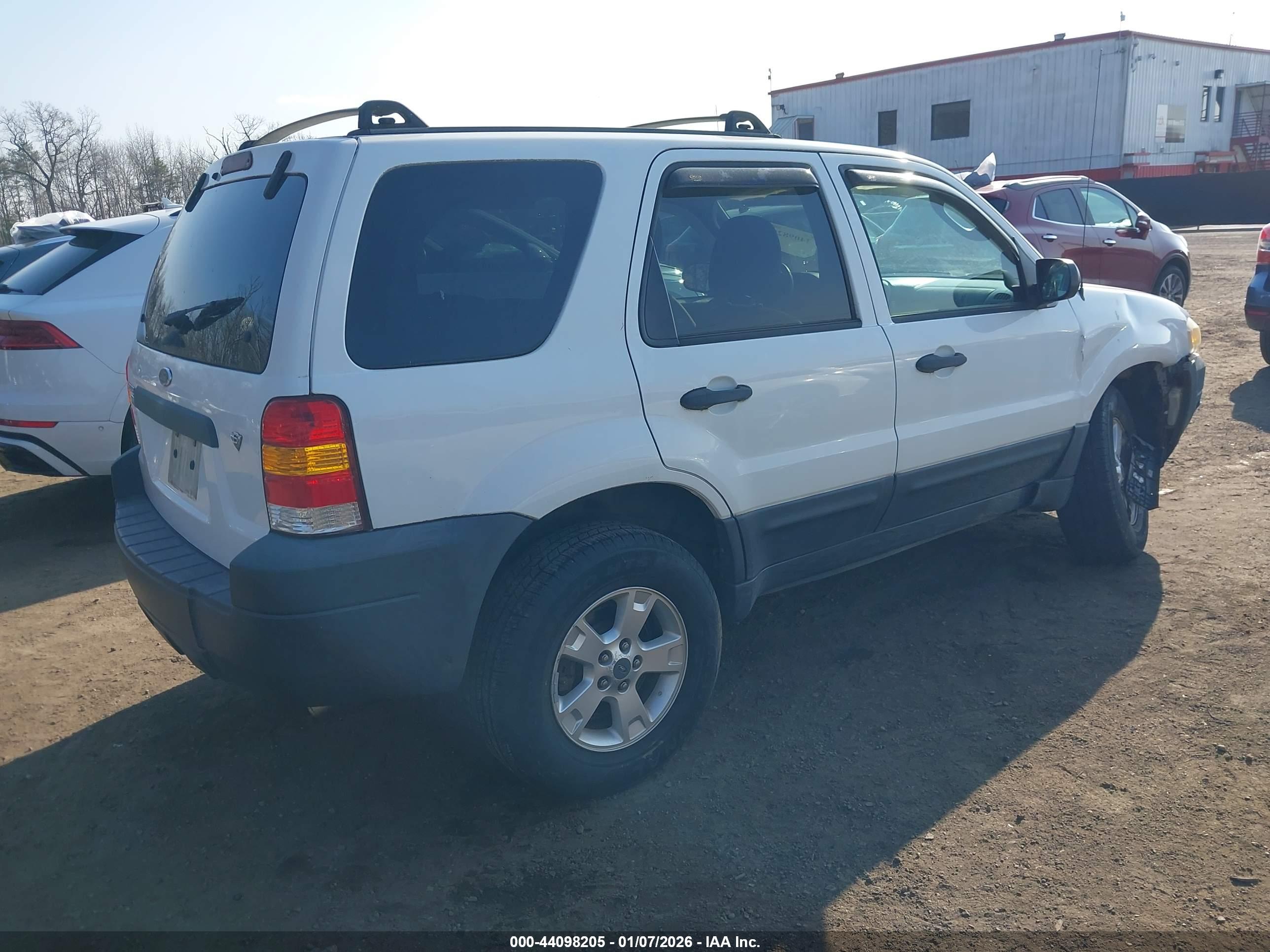 FORD ESCAPE image 4