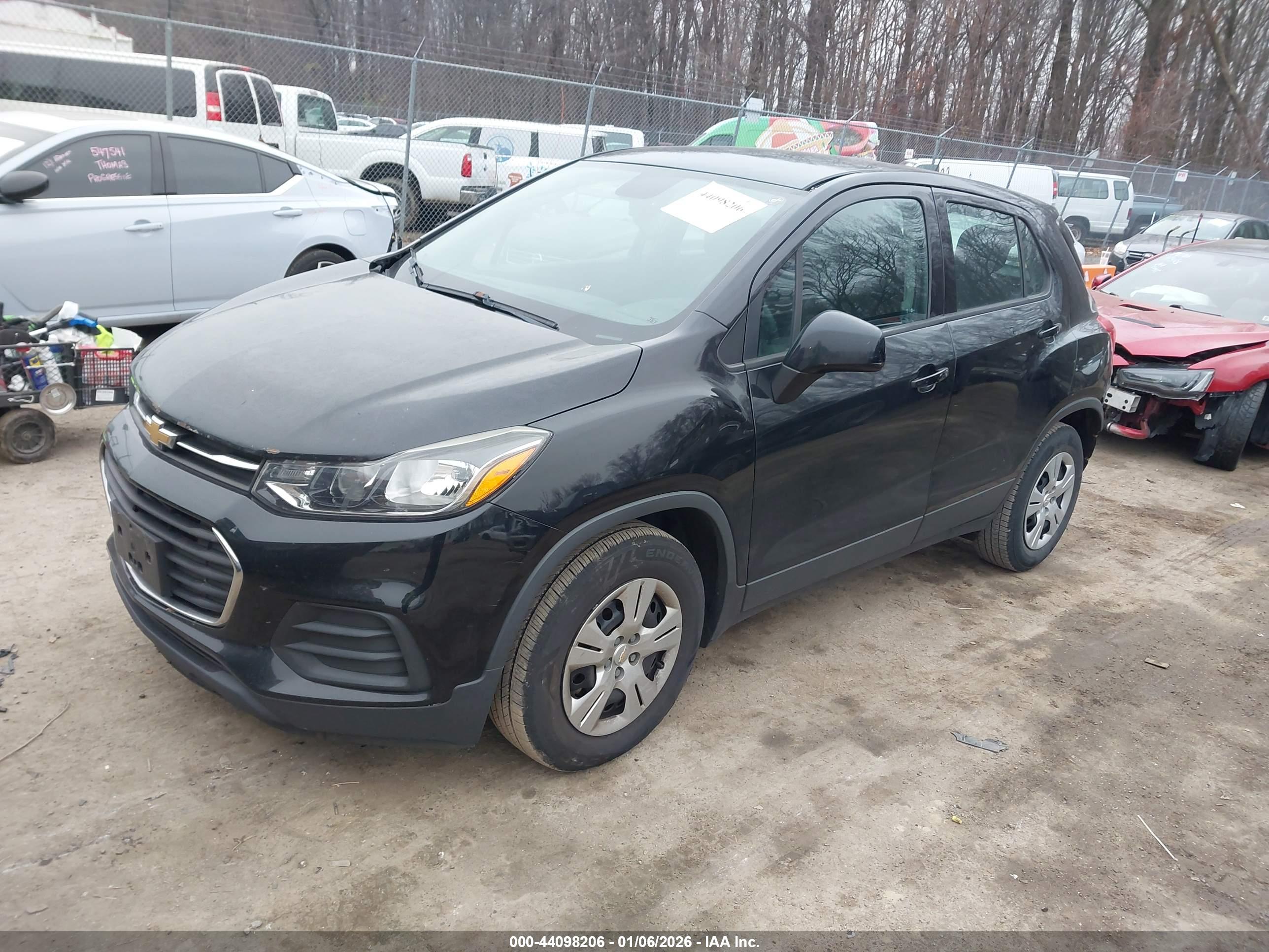 CHEVROLET TRAX image 2