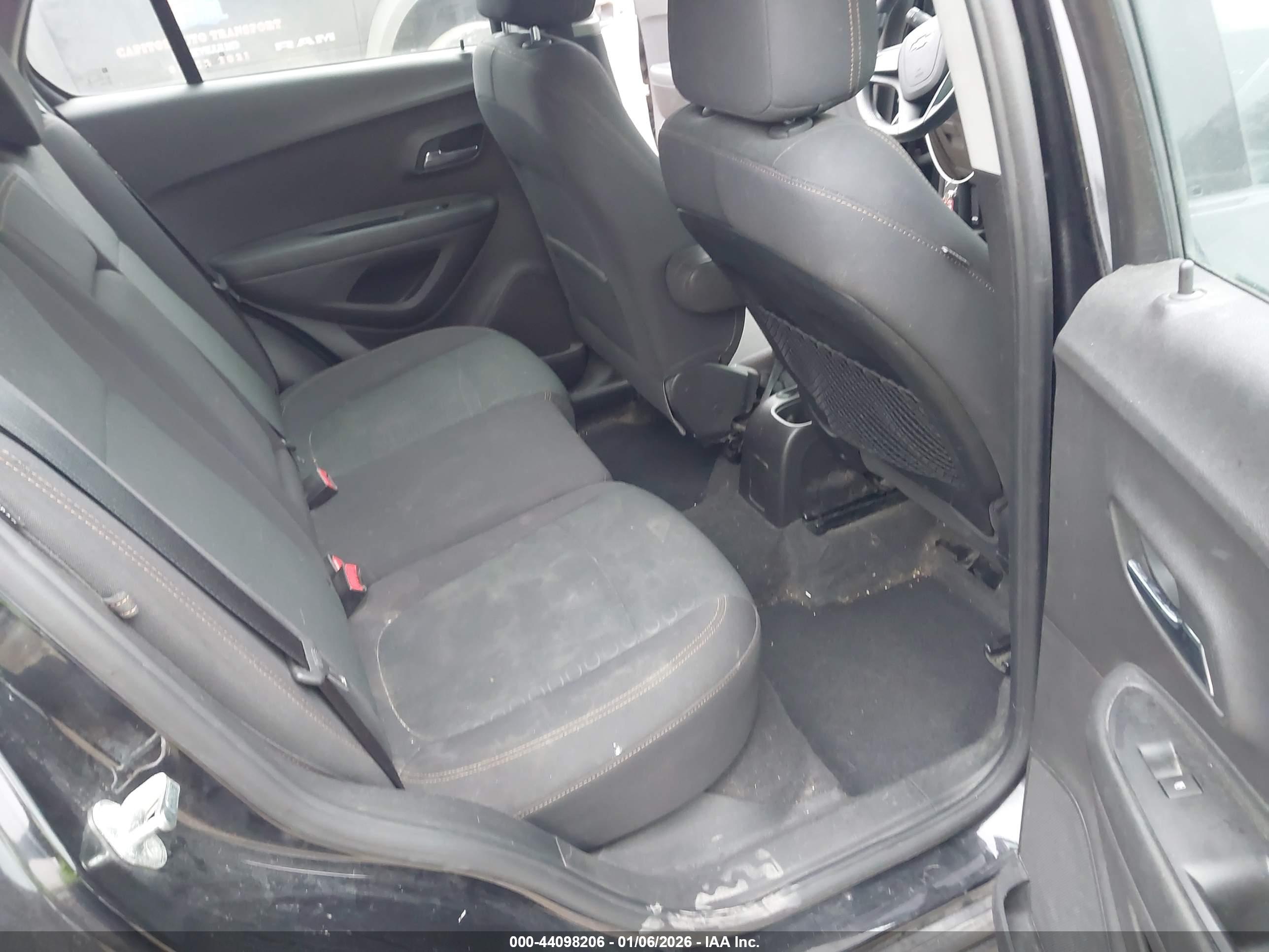 CHEVROLET TRAX image 8