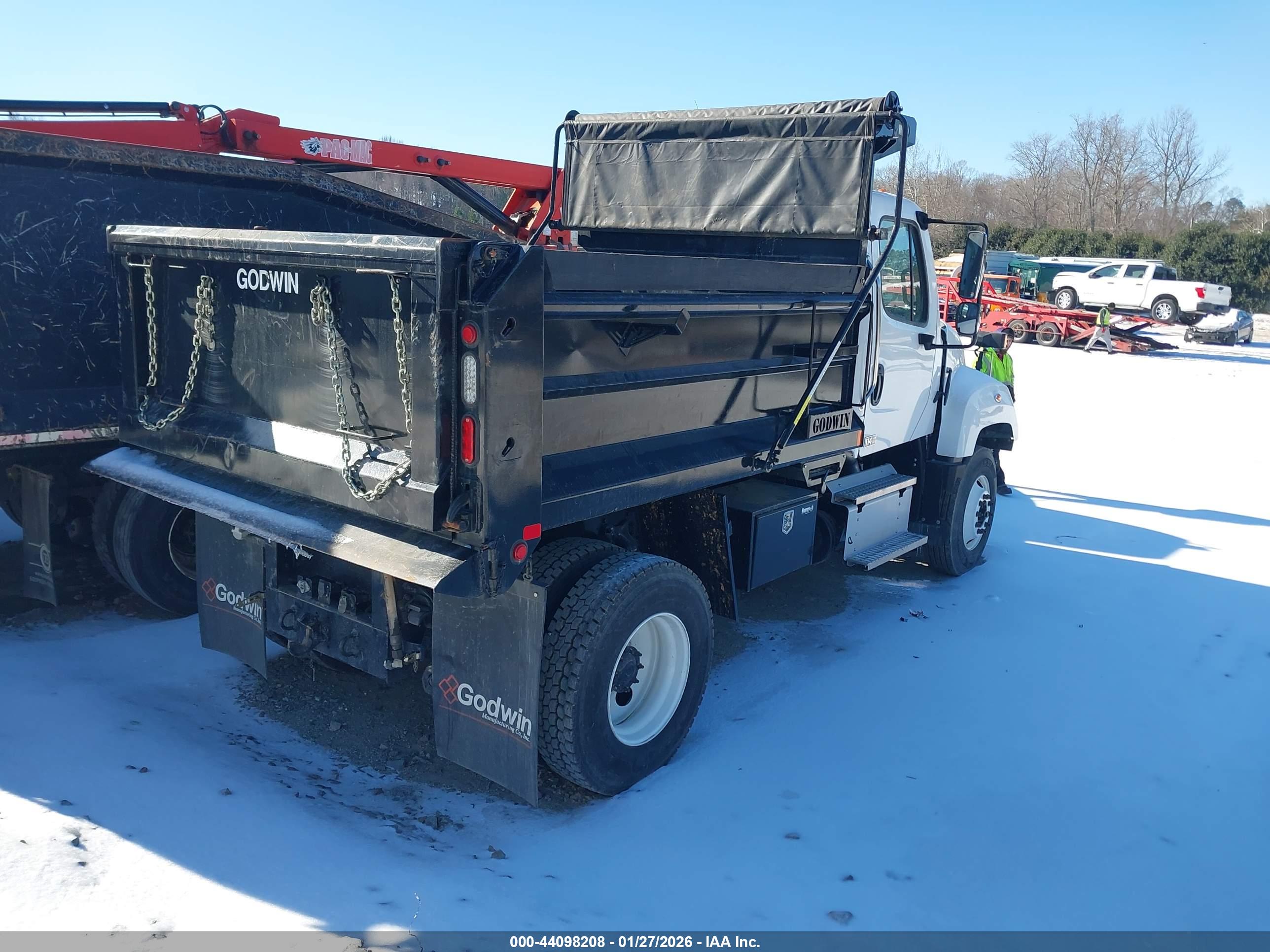 FREIGHTLINER 114SD image 4