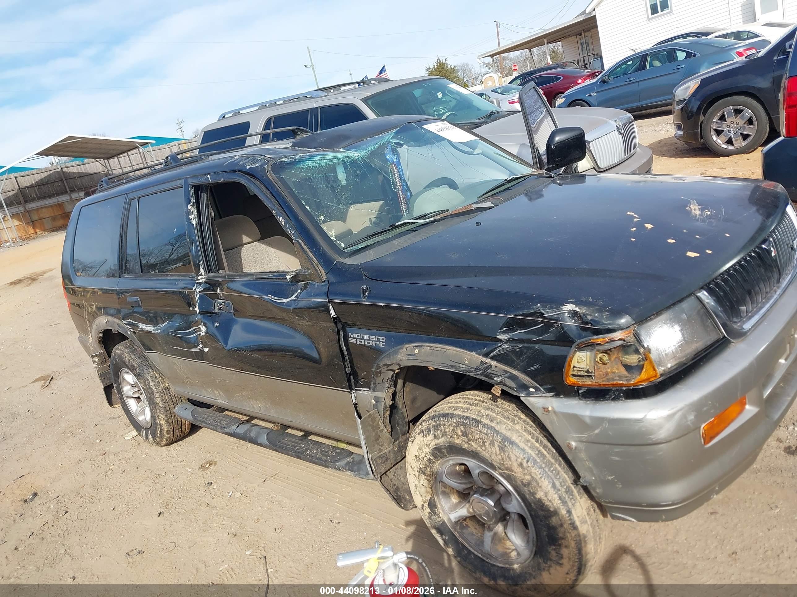 MITSUBISHI MONTERO image 6