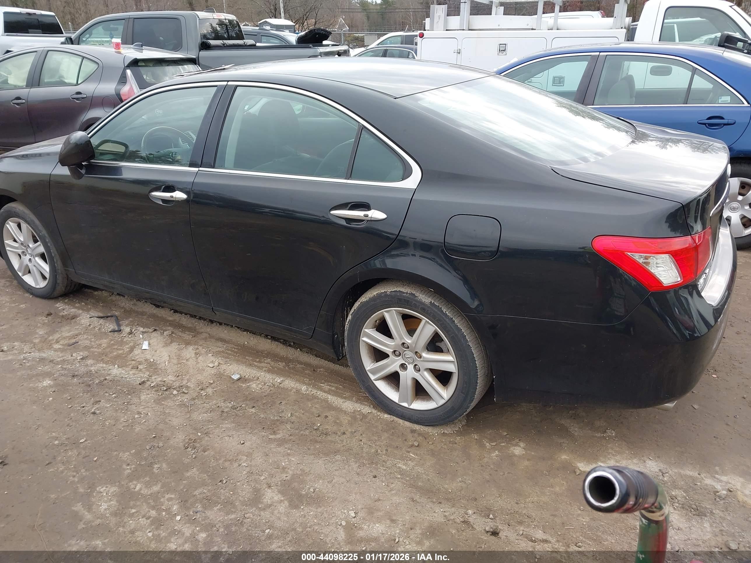 LEXUS ES image 3