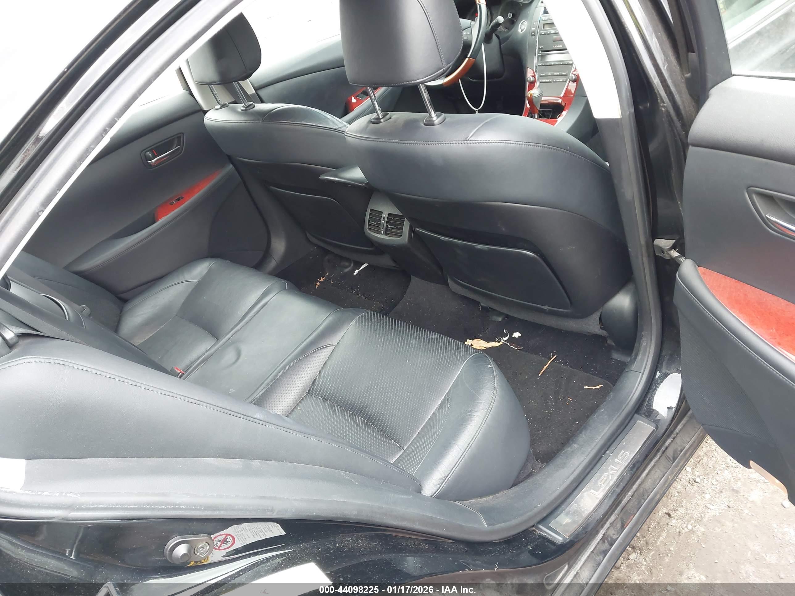 LEXUS ES image 8