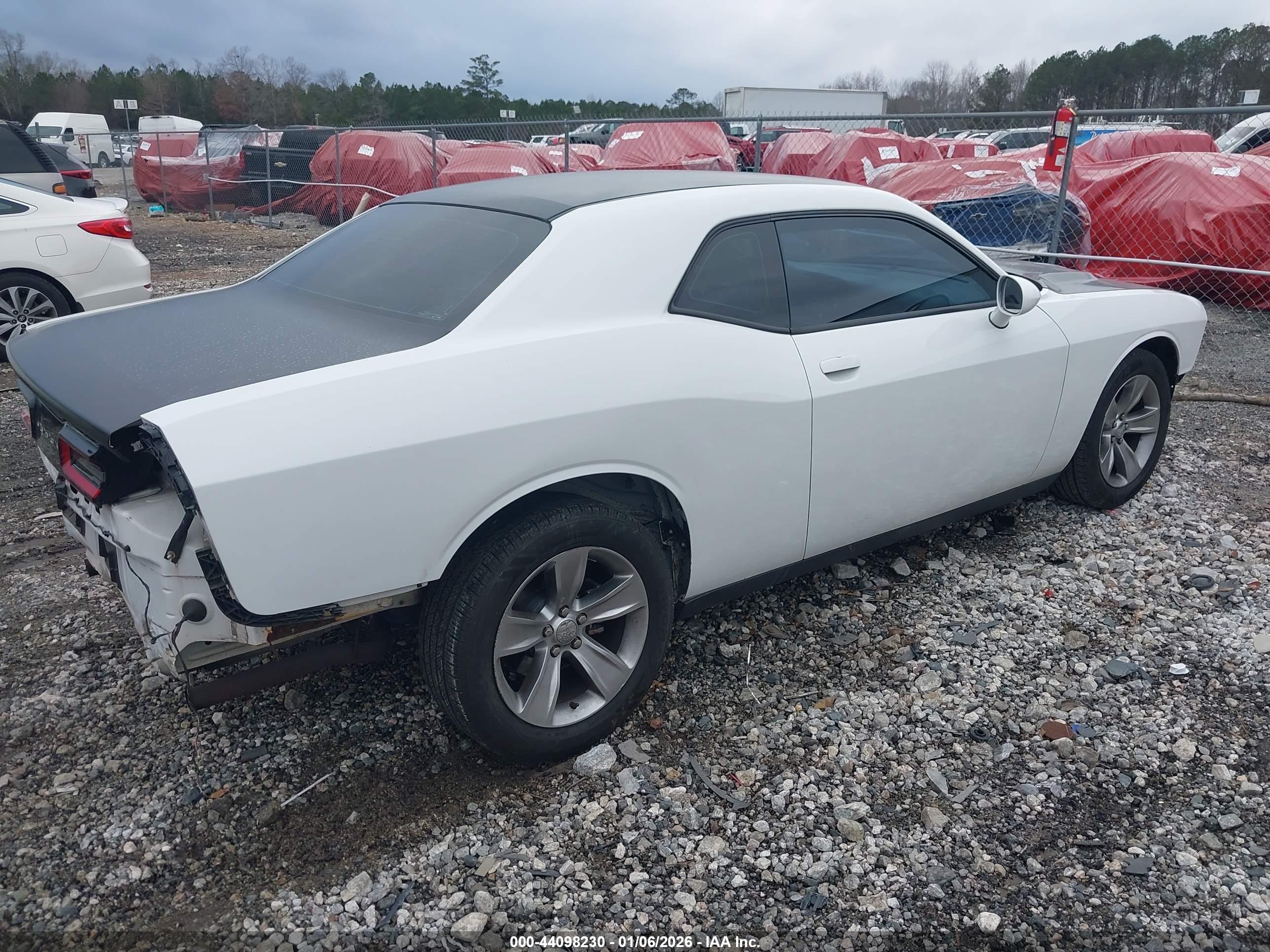 DODGE CHALLENGER image 4