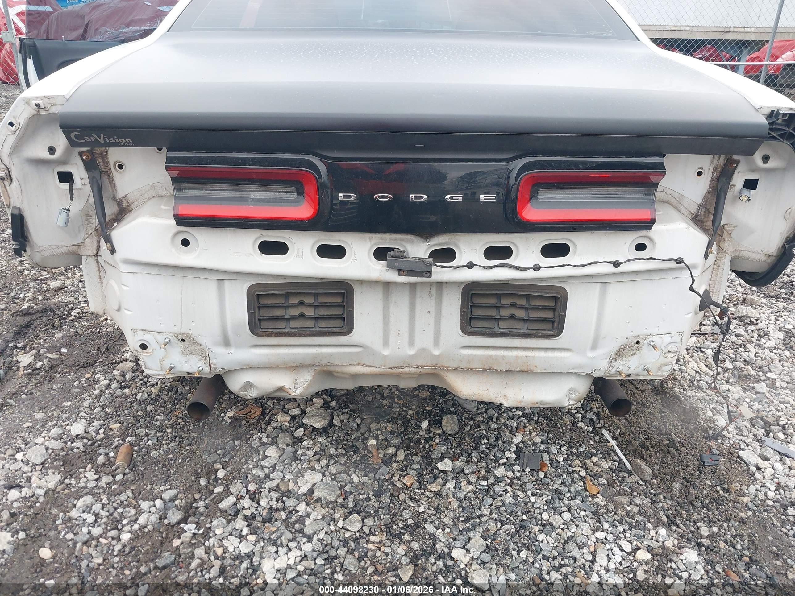 DODGE CHALLENGER image 6