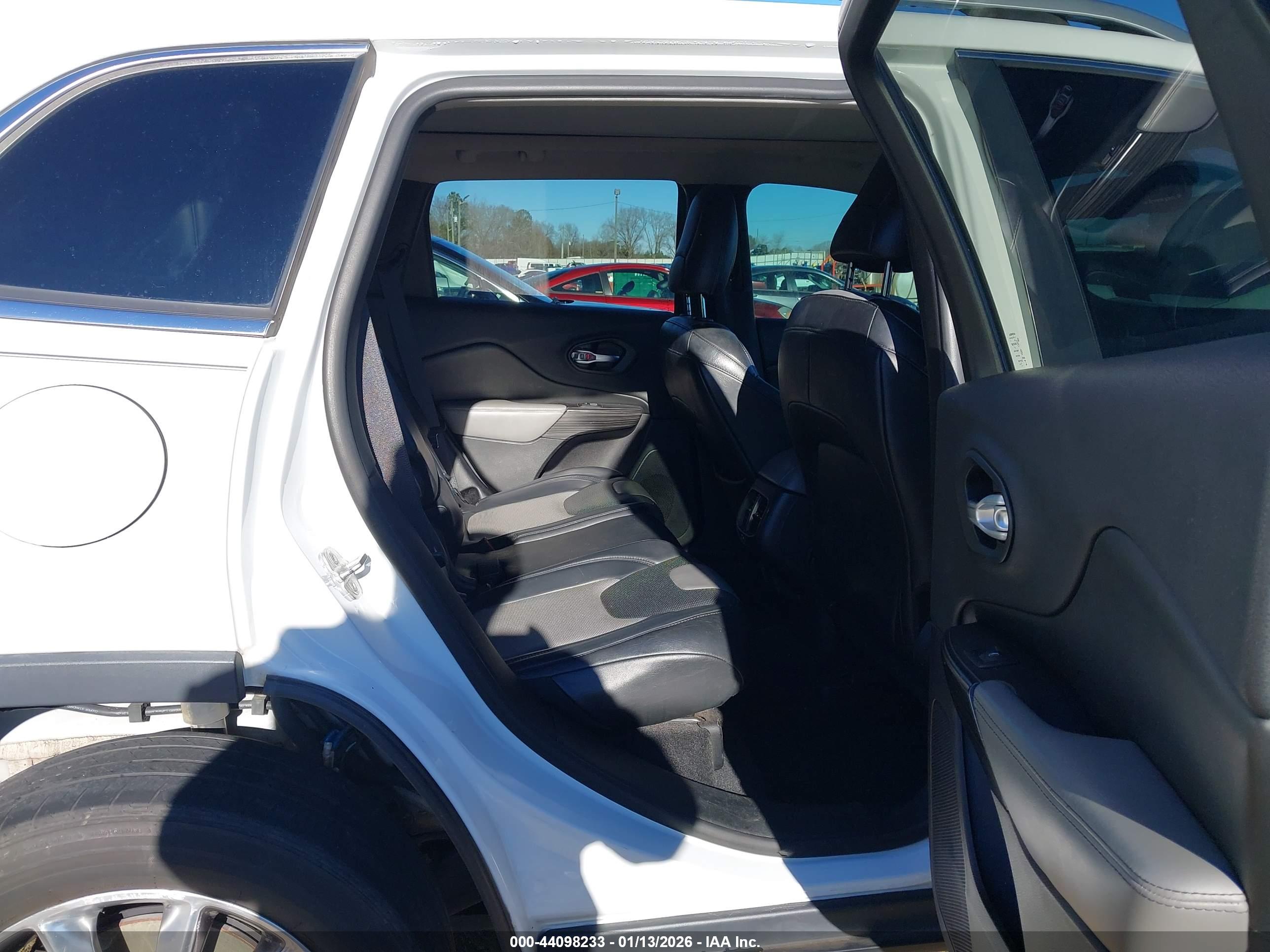 JEEP CHEROKEE image 8