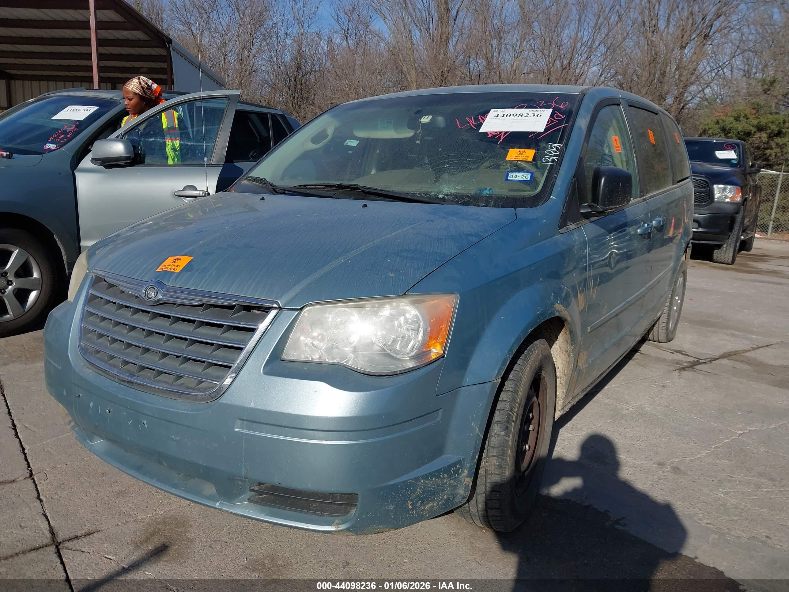 CHRYSLER TOWN image 2