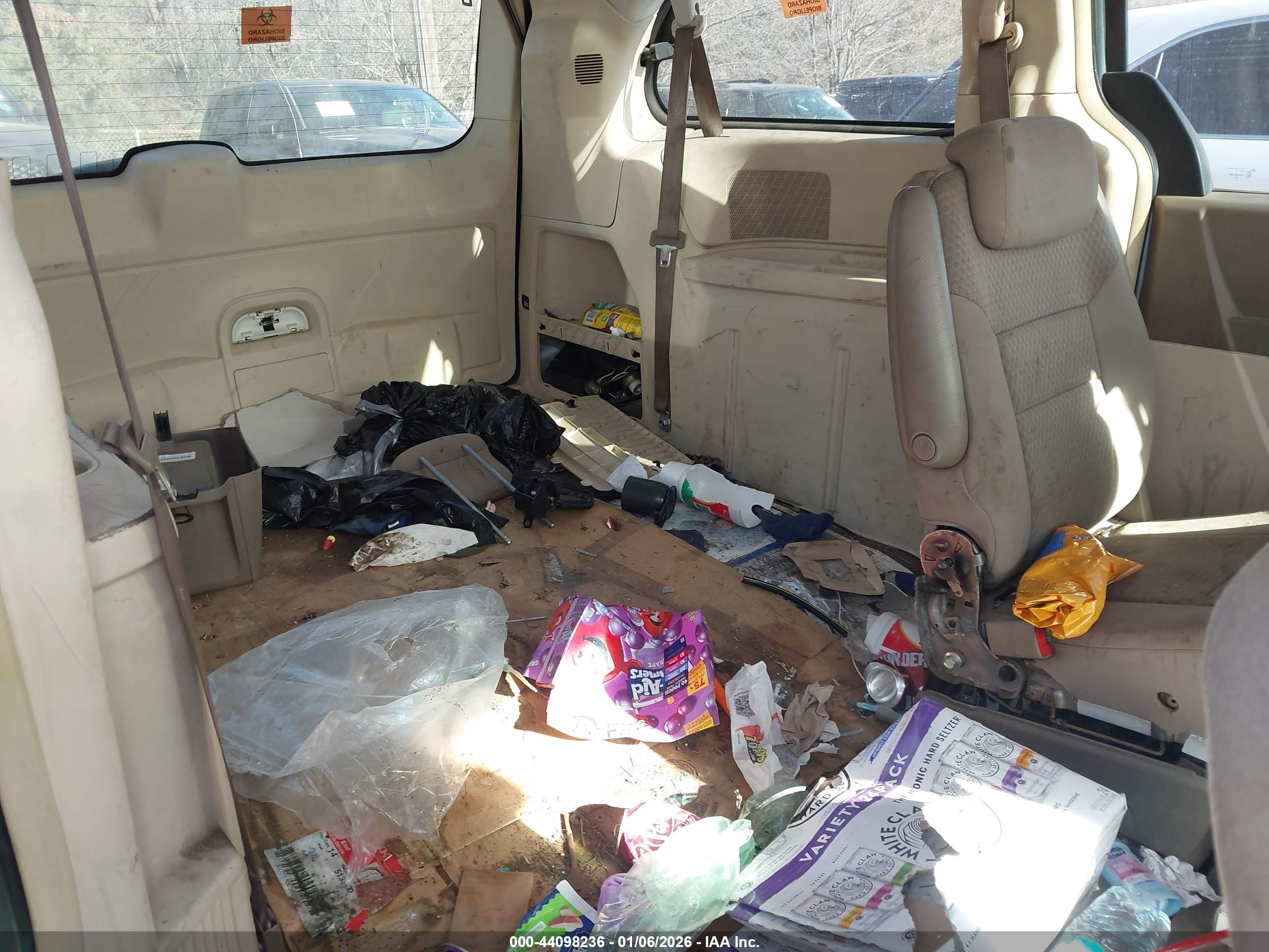CHRYSLER TOWN image 8