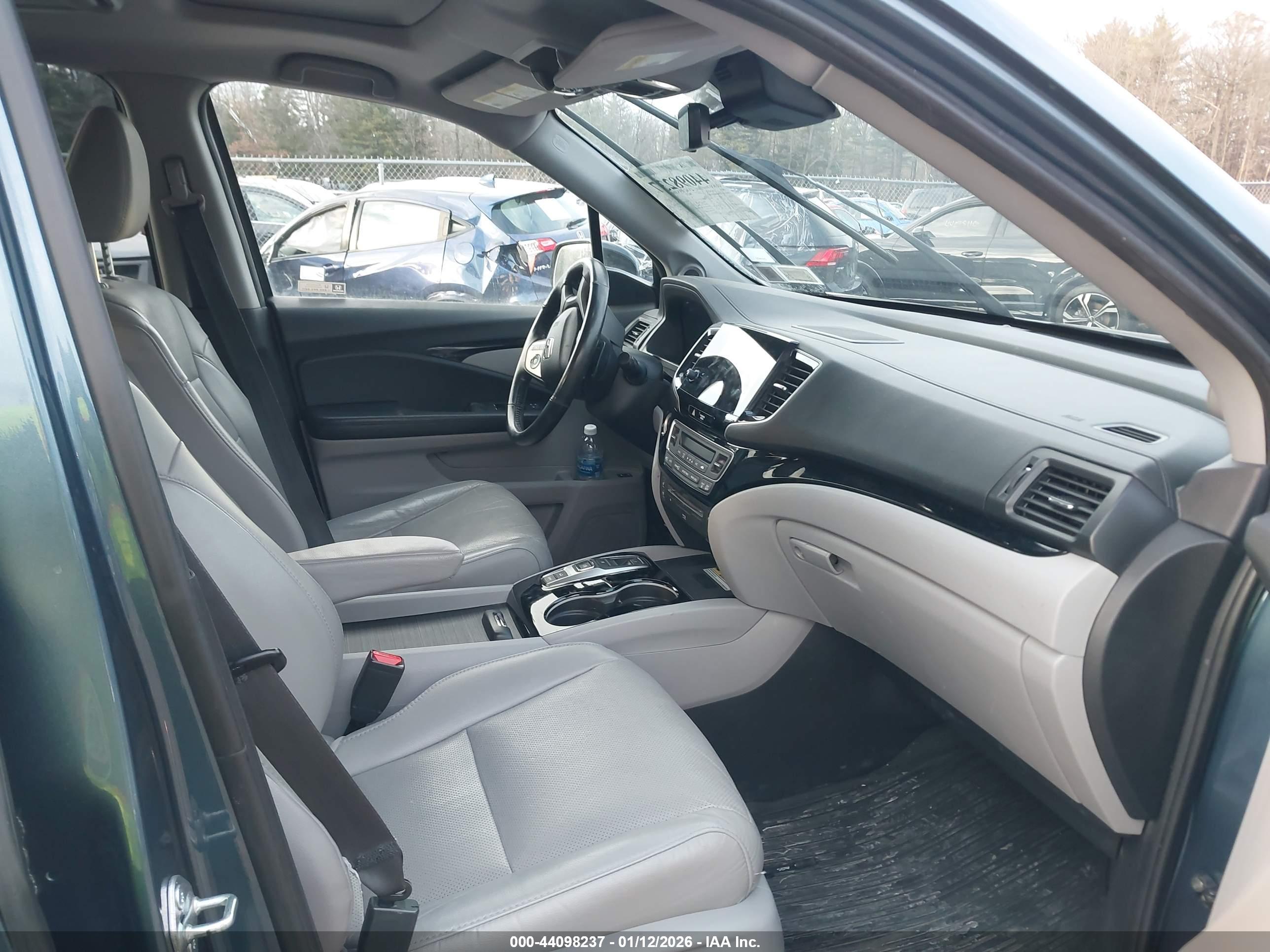 HONDA PILOT image 5