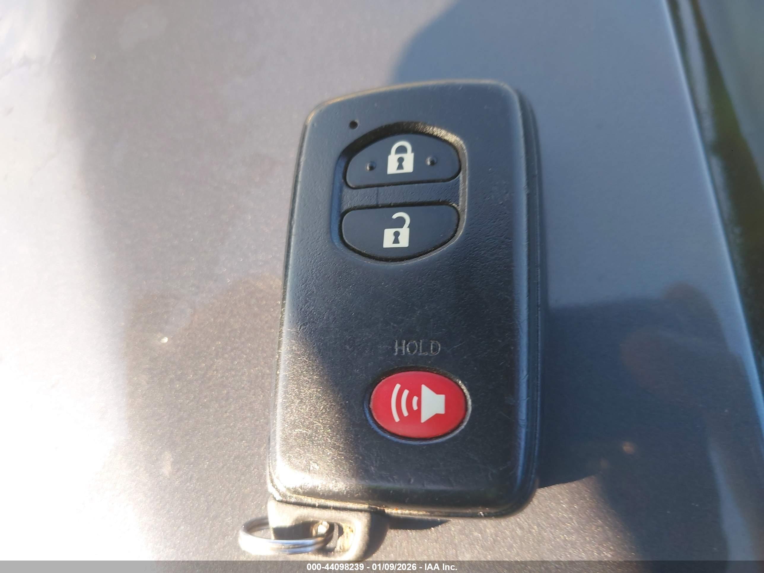 TOYOTA PRIUS image 11