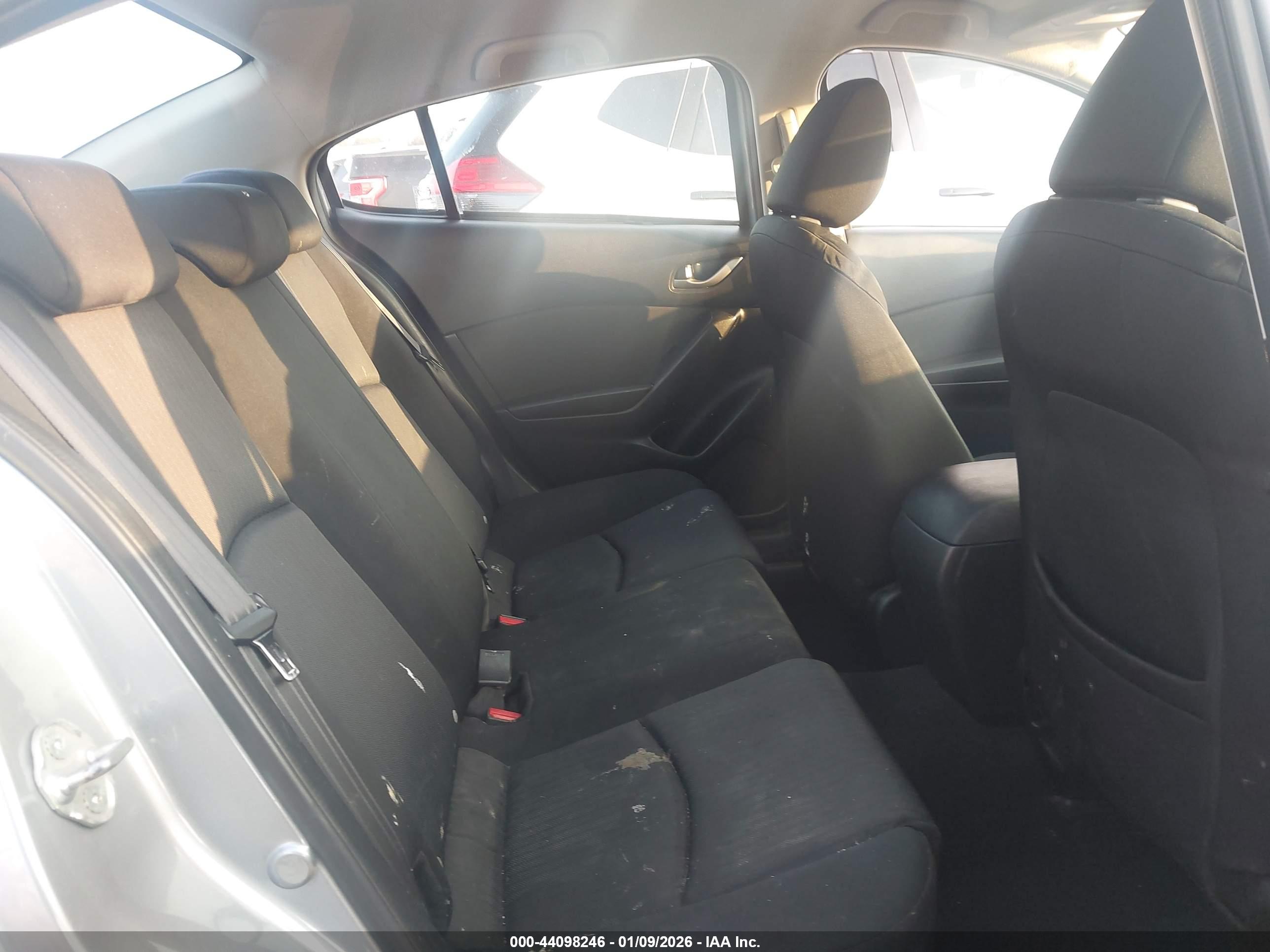 MAZDA MAZDA3 image 8