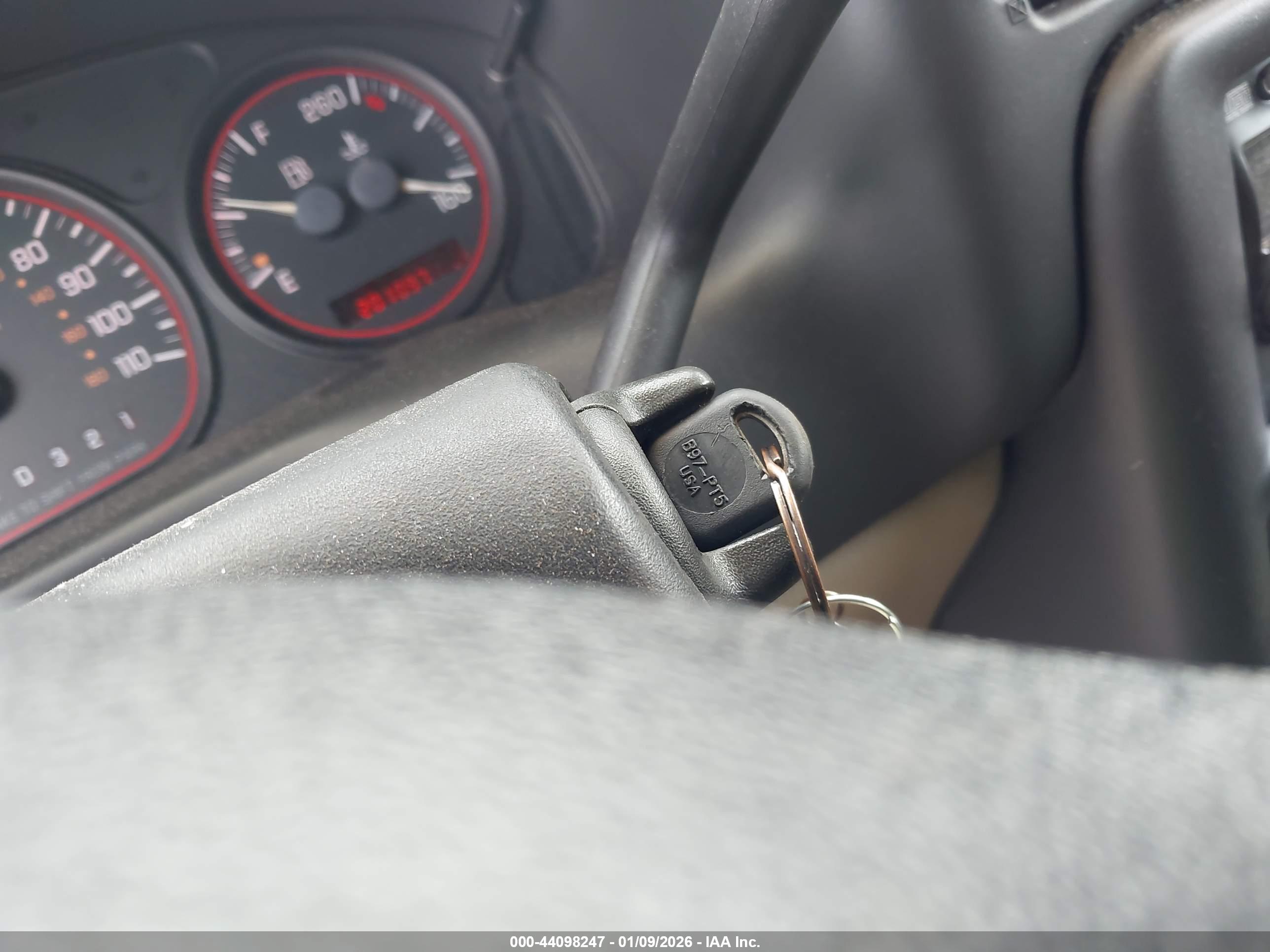 PONTIAC MONTANA image 11