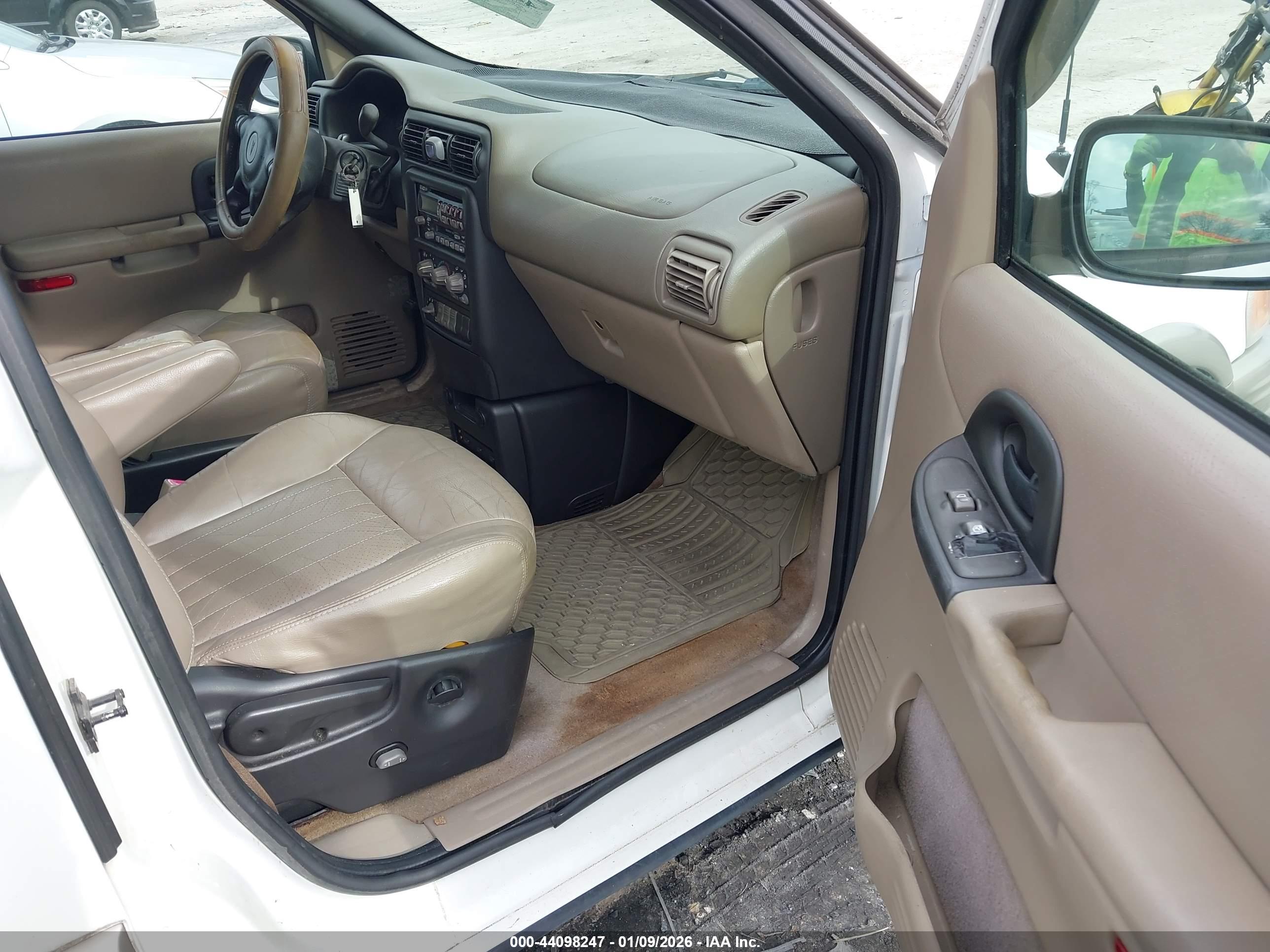 PONTIAC MONTANA image 5