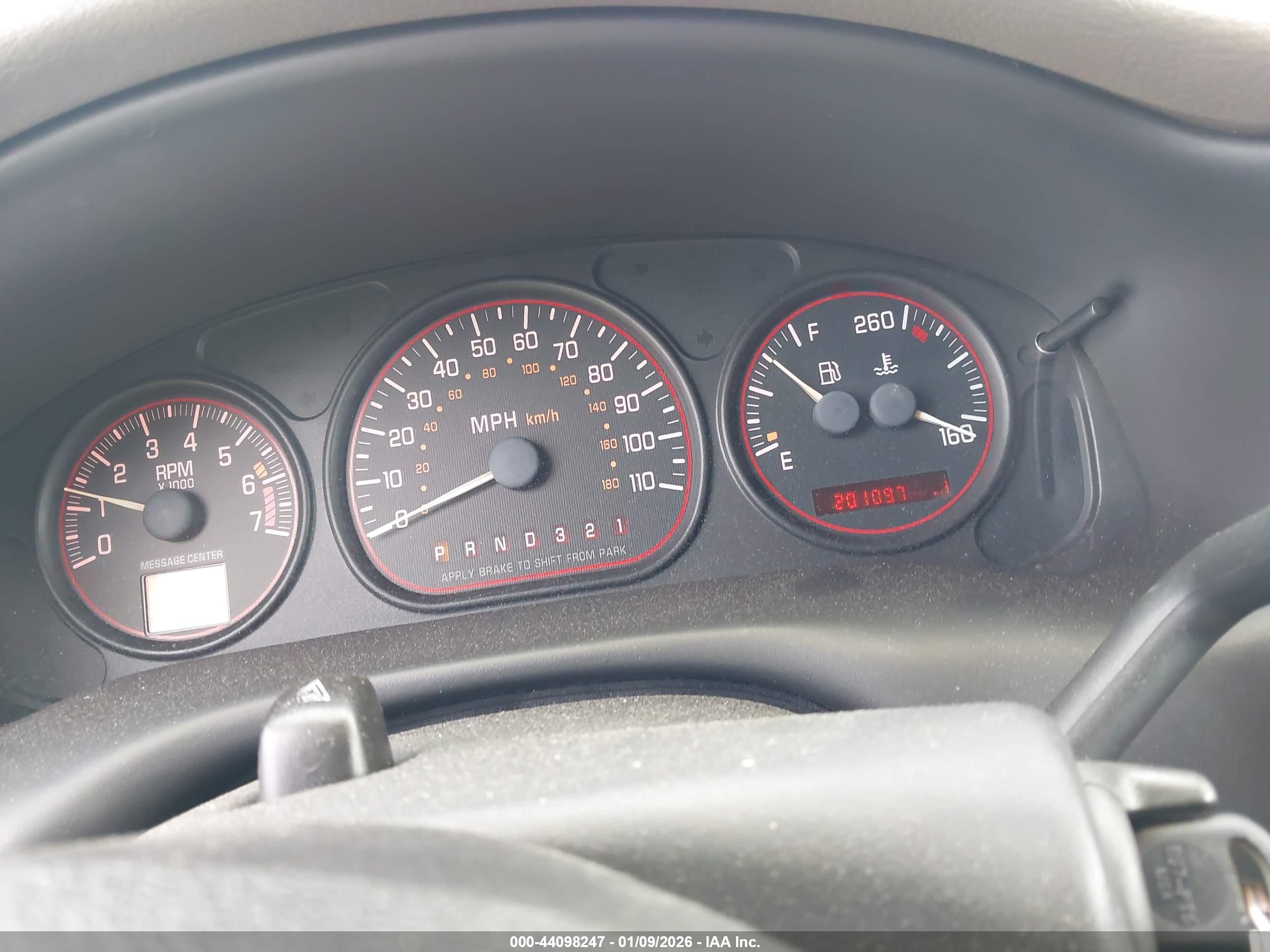 PONTIAC MONTANA image 7