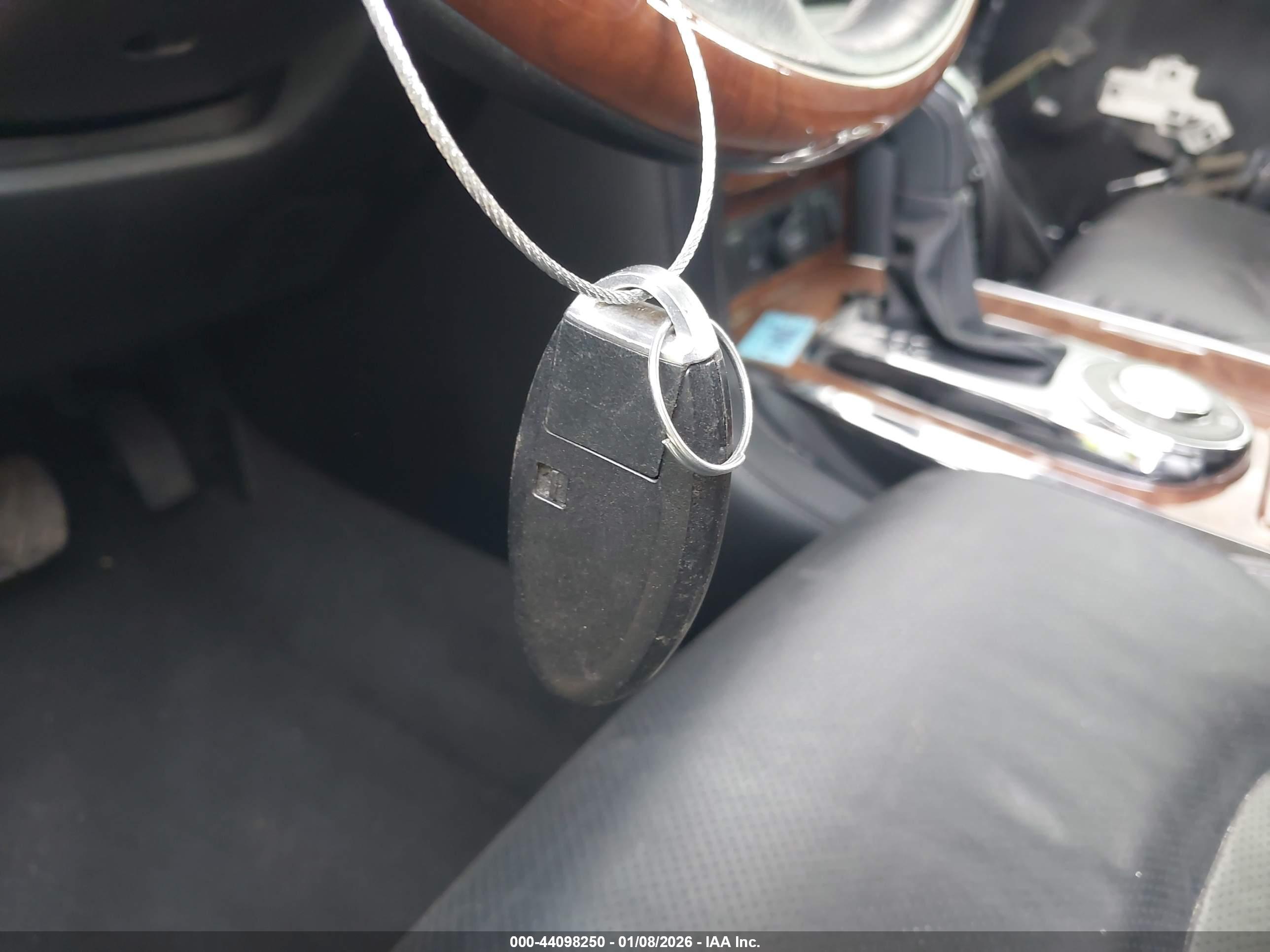 INFINITI QX80 image 11