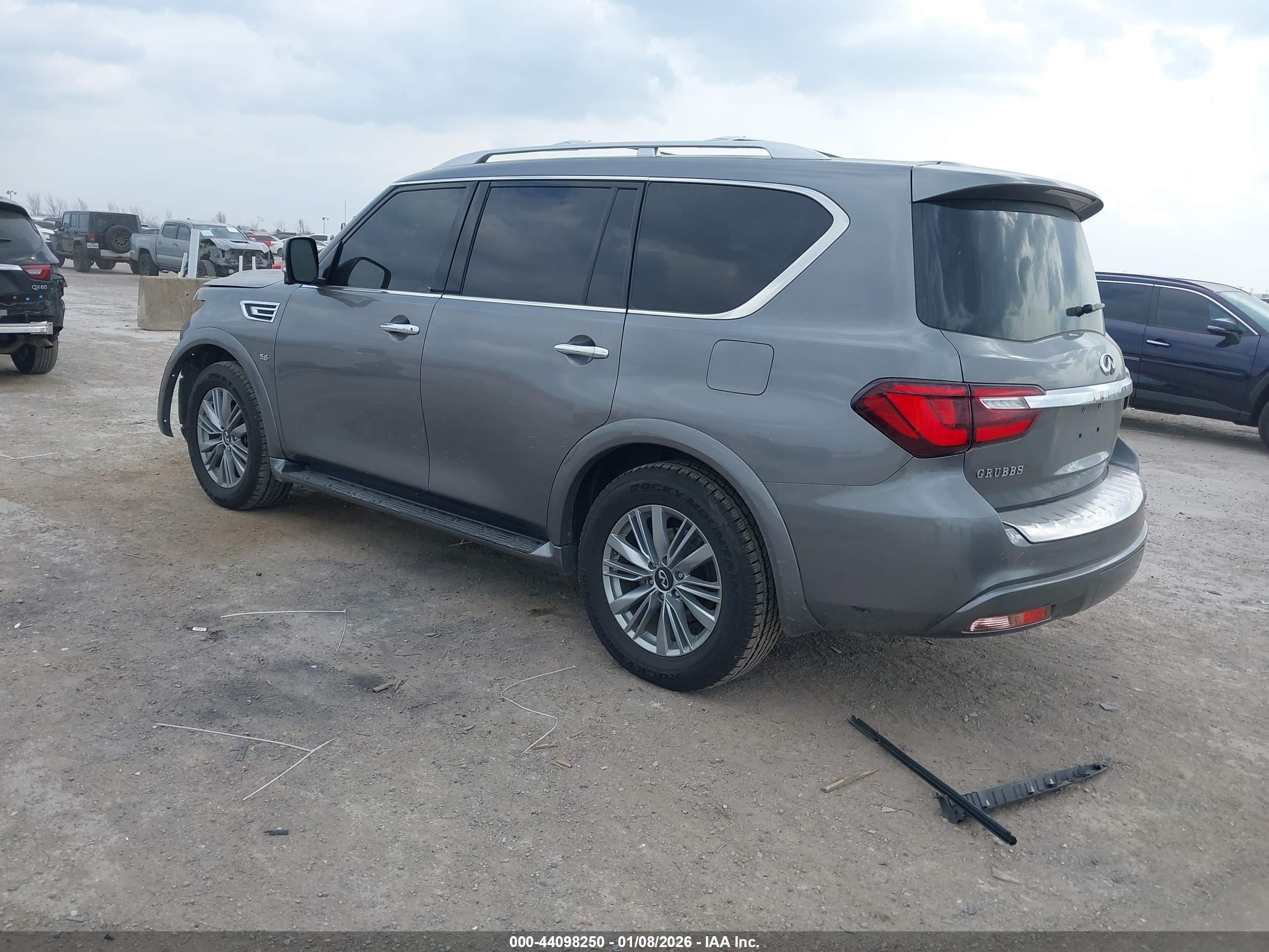 INFINITI QX80 image 3