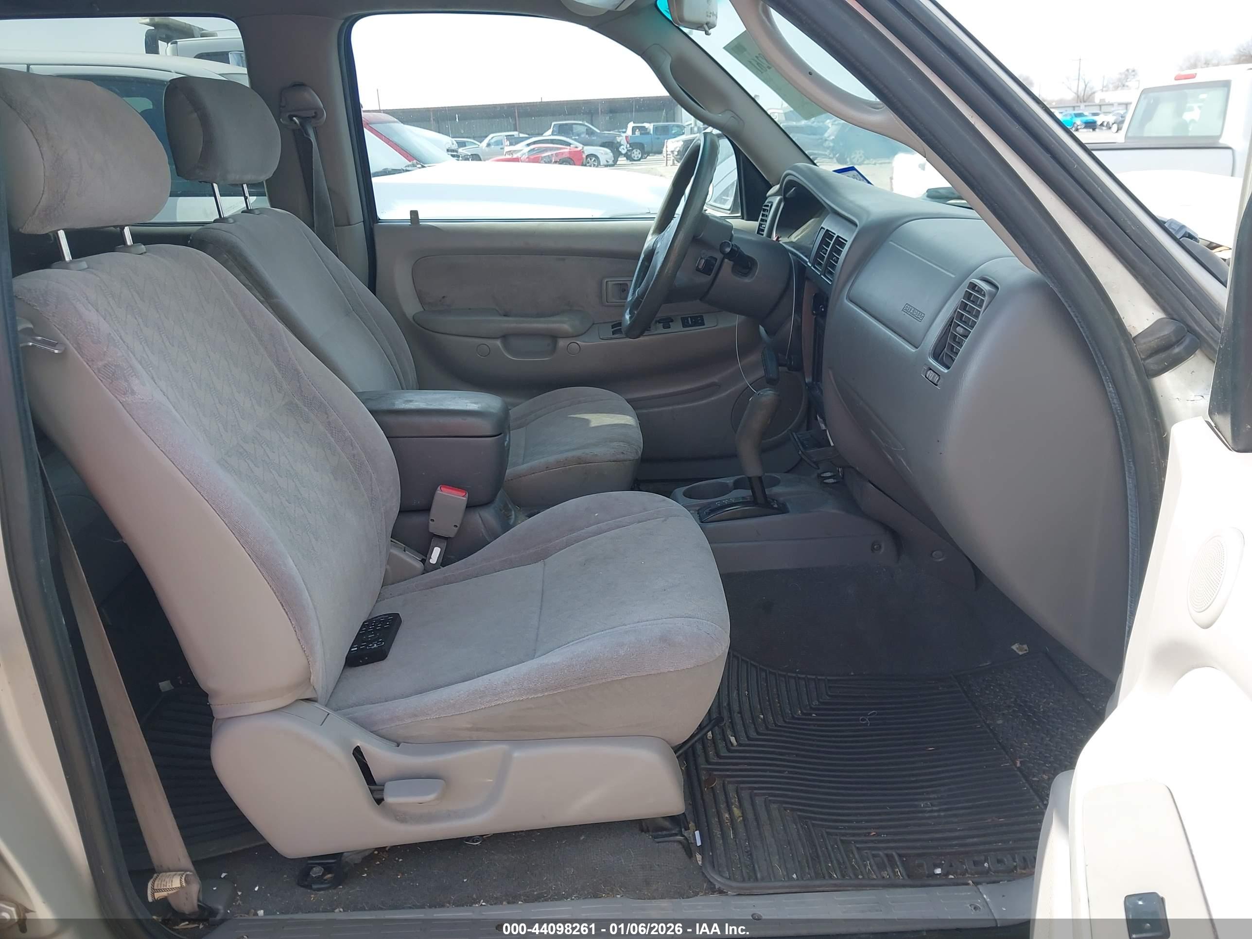 TOYOTA TACOMA image 5