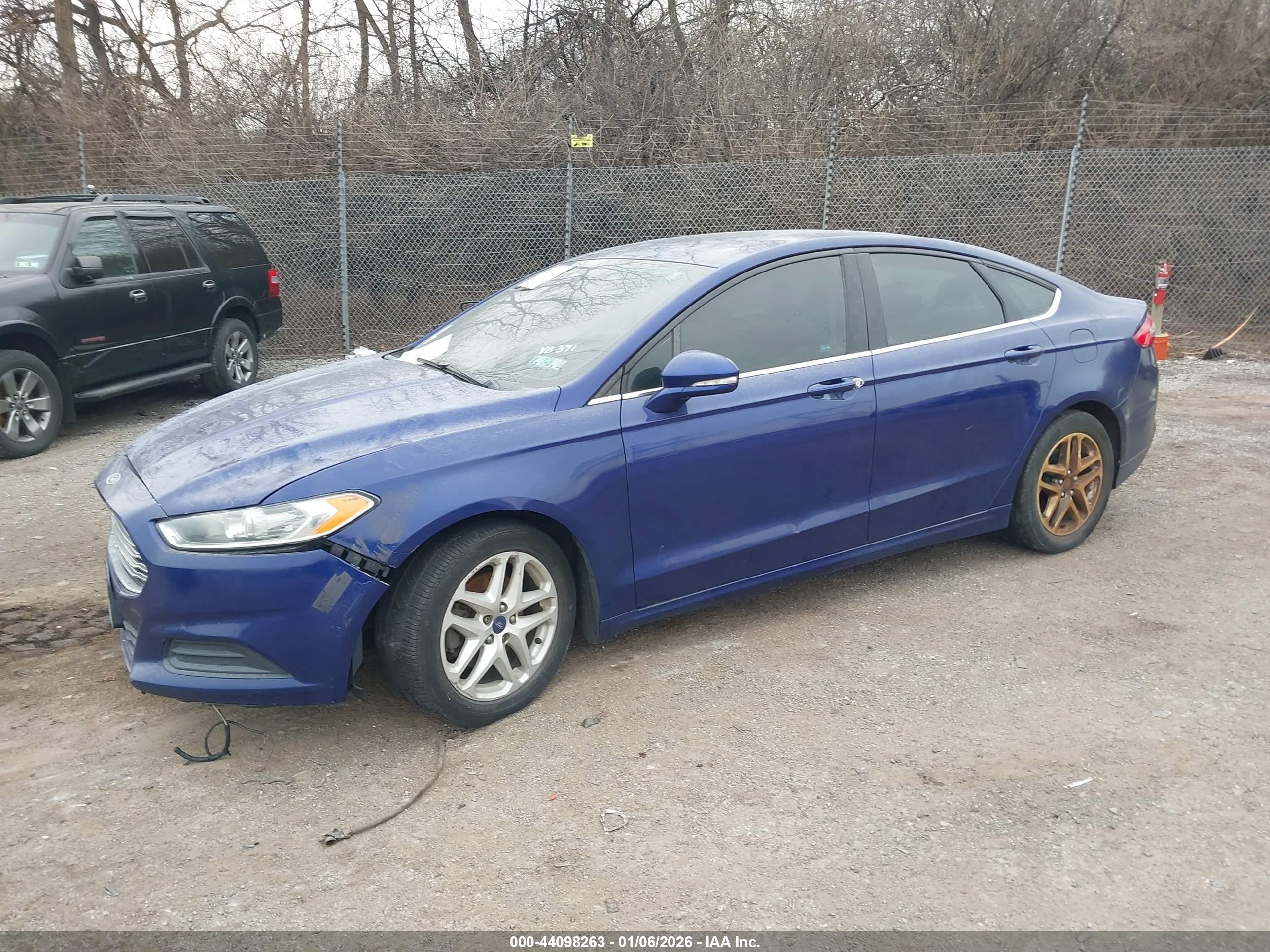 FORD FUSION image 2