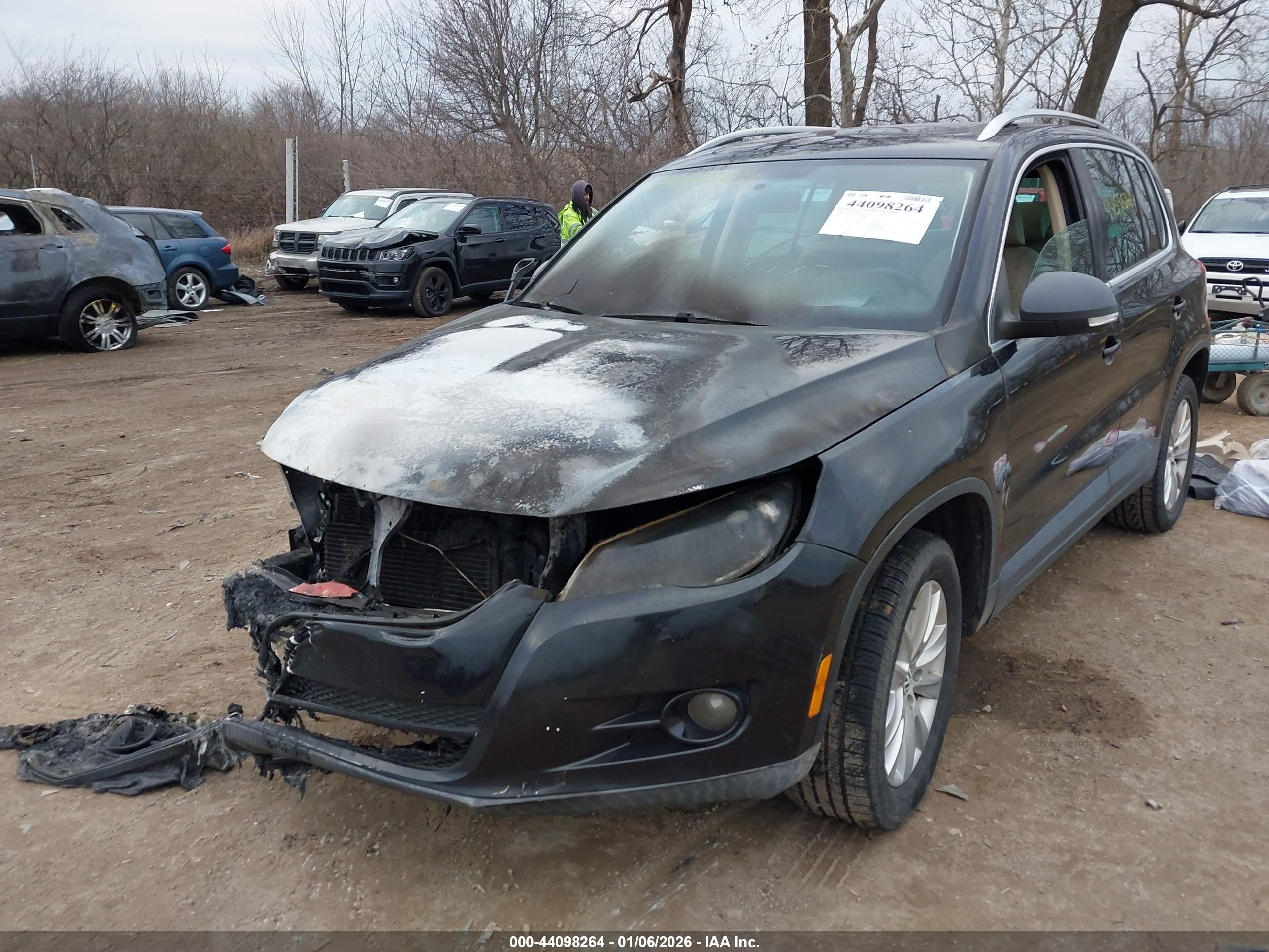 VOLKSWAGEN TIGUAN image 2