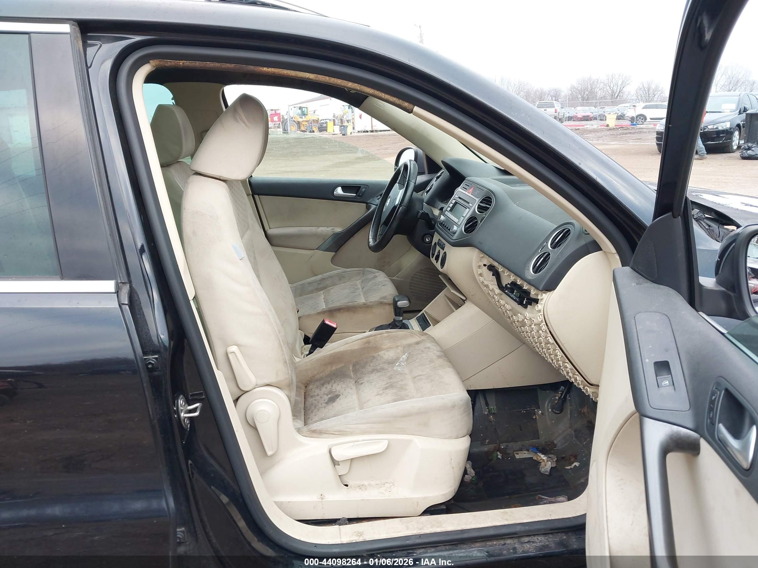 VOLKSWAGEN TIGUAN image 5