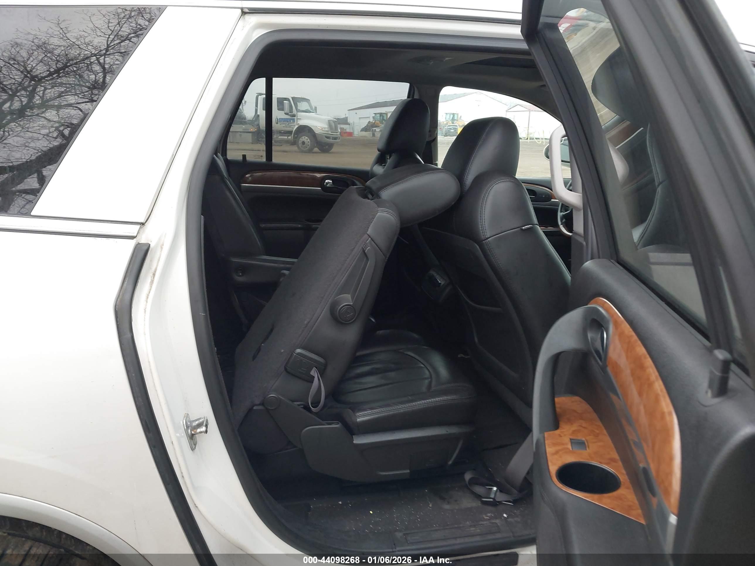 BUICK ENCLAVE image 8
