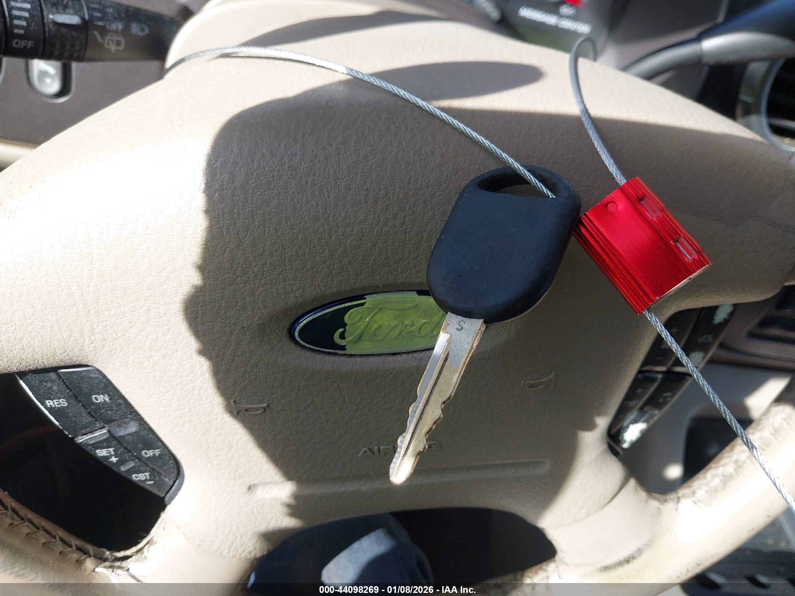 FORD EXPEDITION image 11