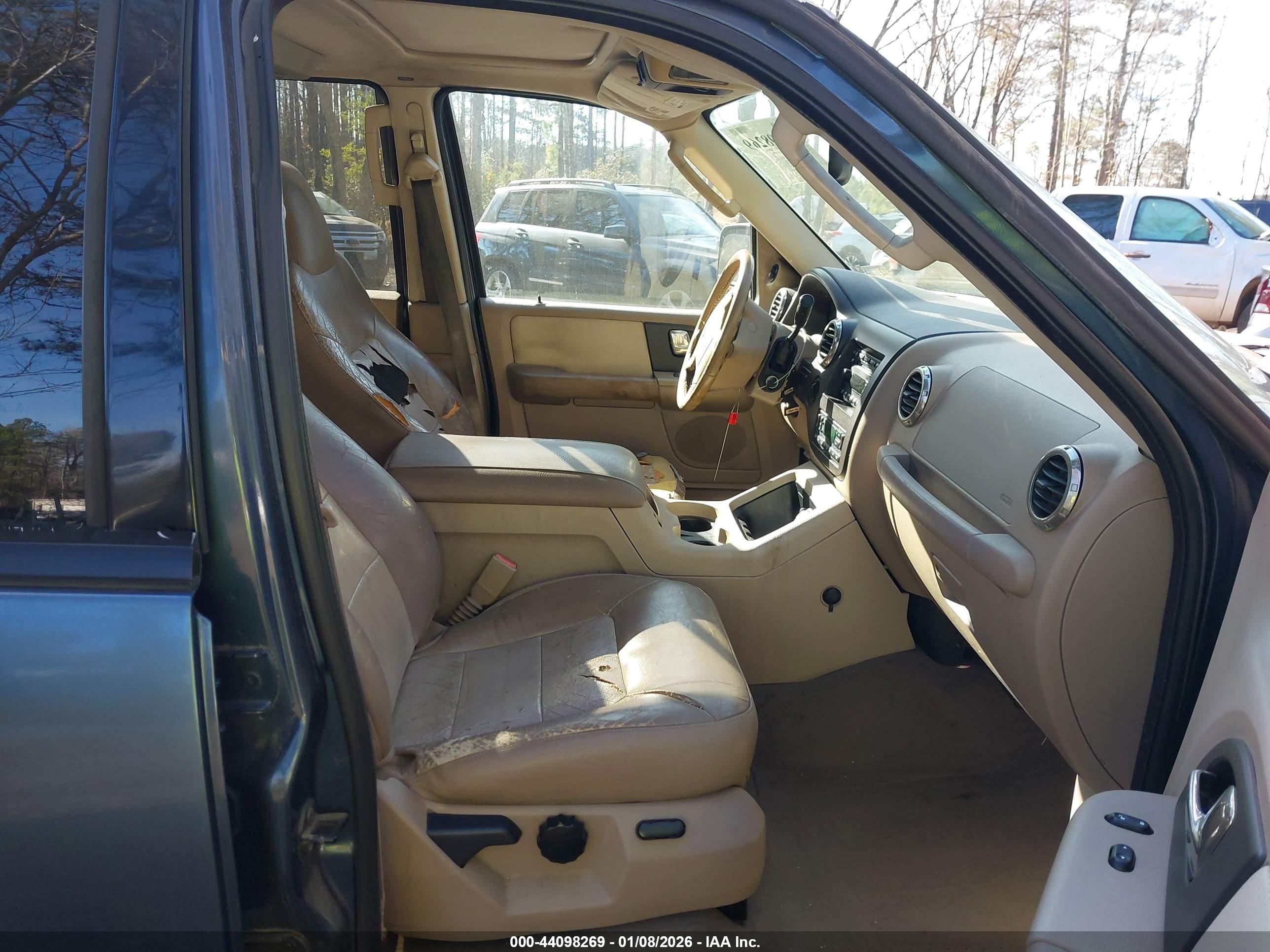 FORD EXPEDITION image 5