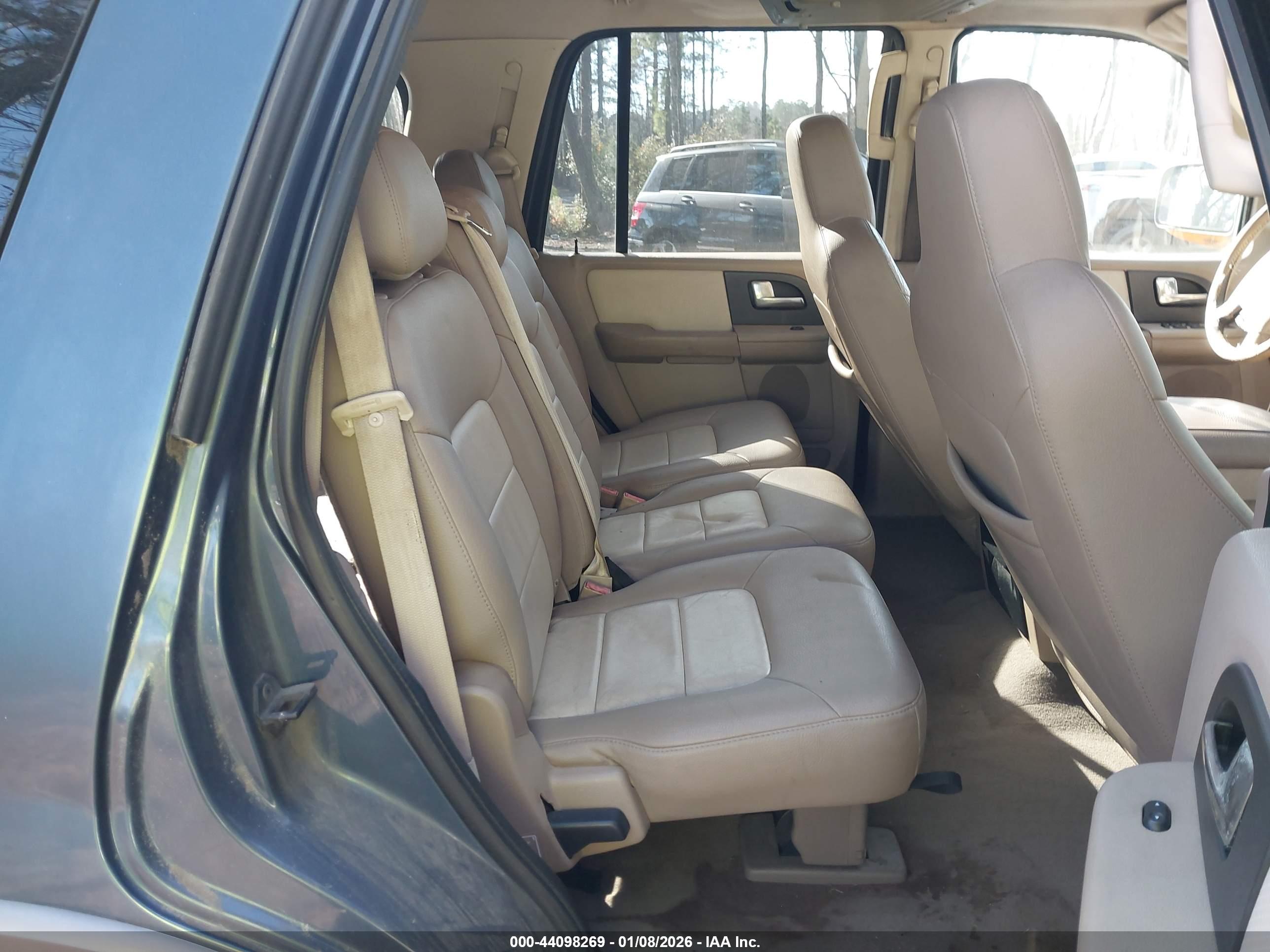 FORD EXPEDITION image 8