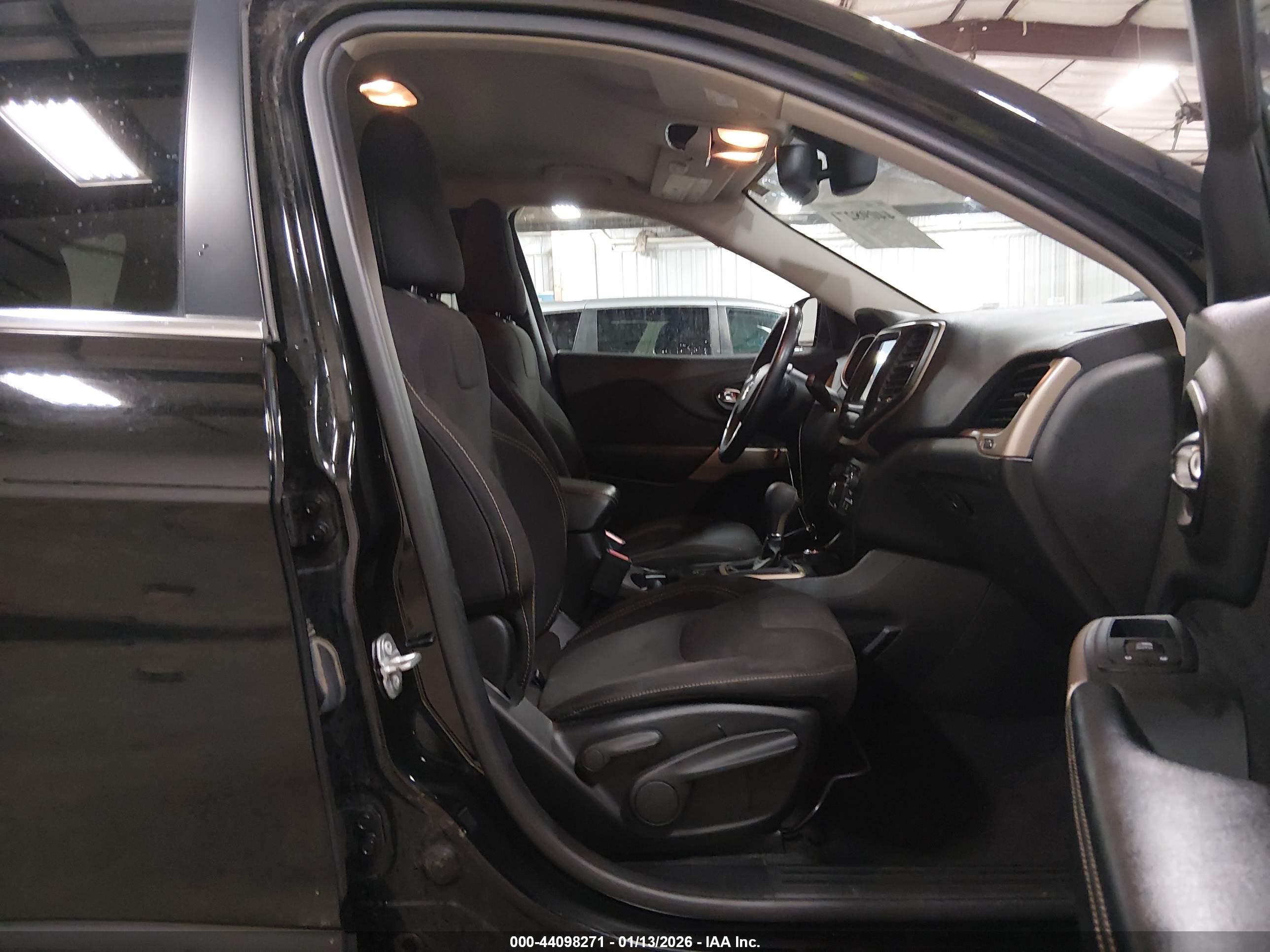 JEEP CHEROKEE image 5