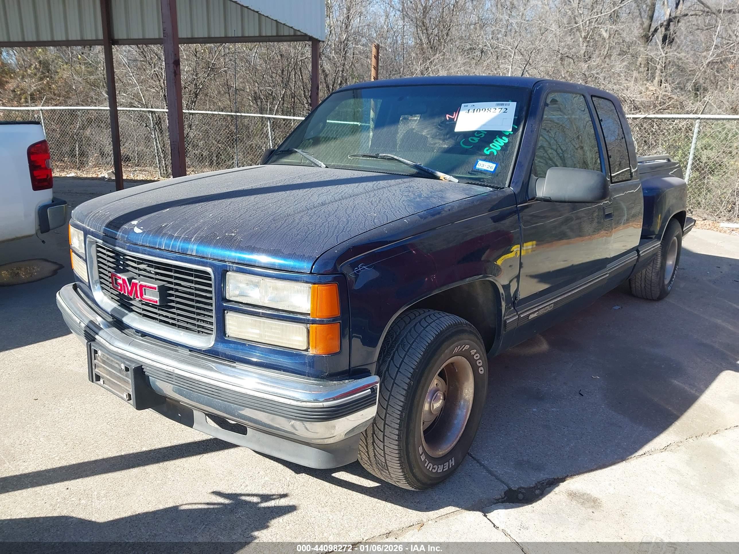 GMC SIERRA image 2