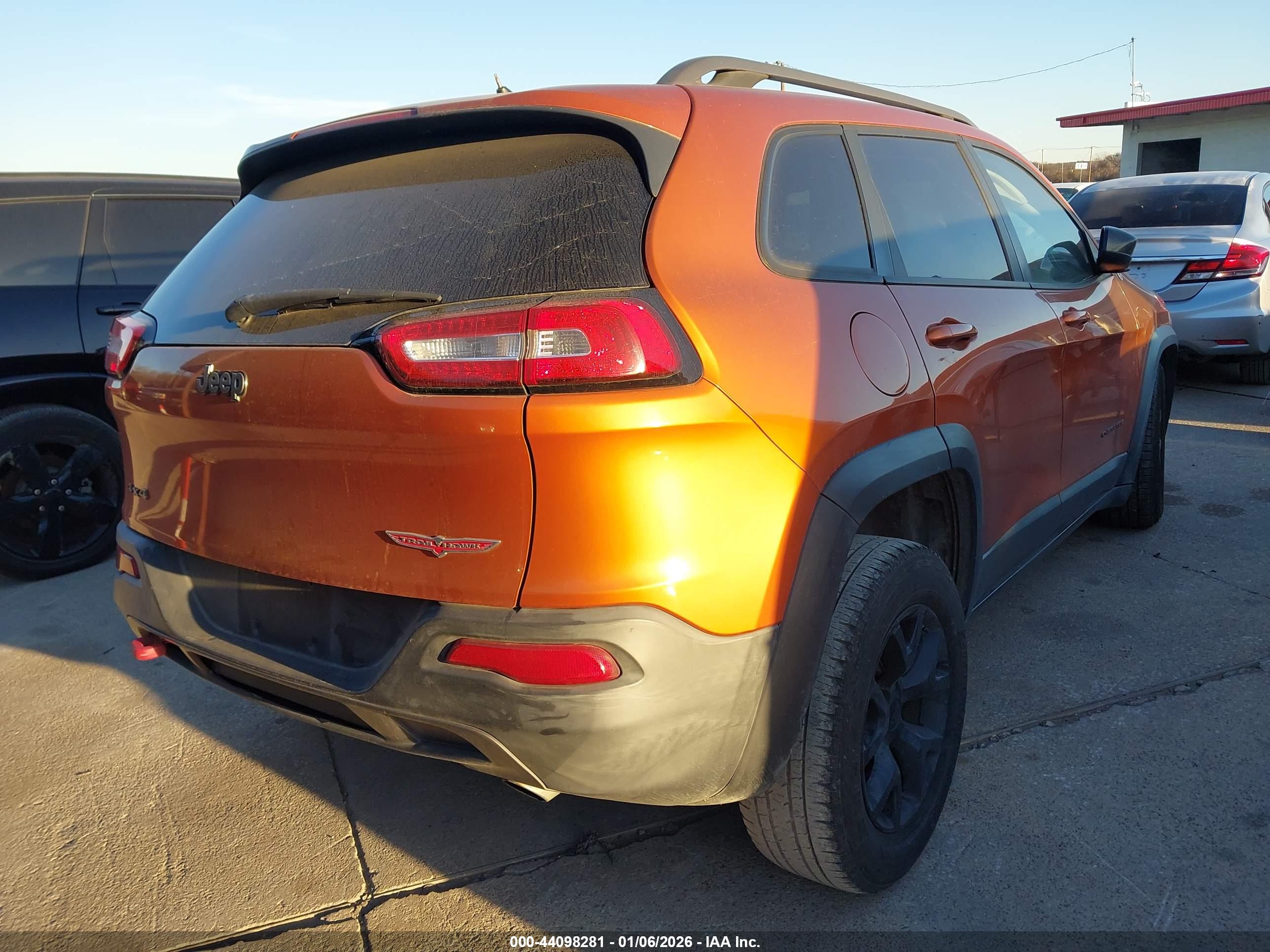 JEEP CHEROKEE image 4