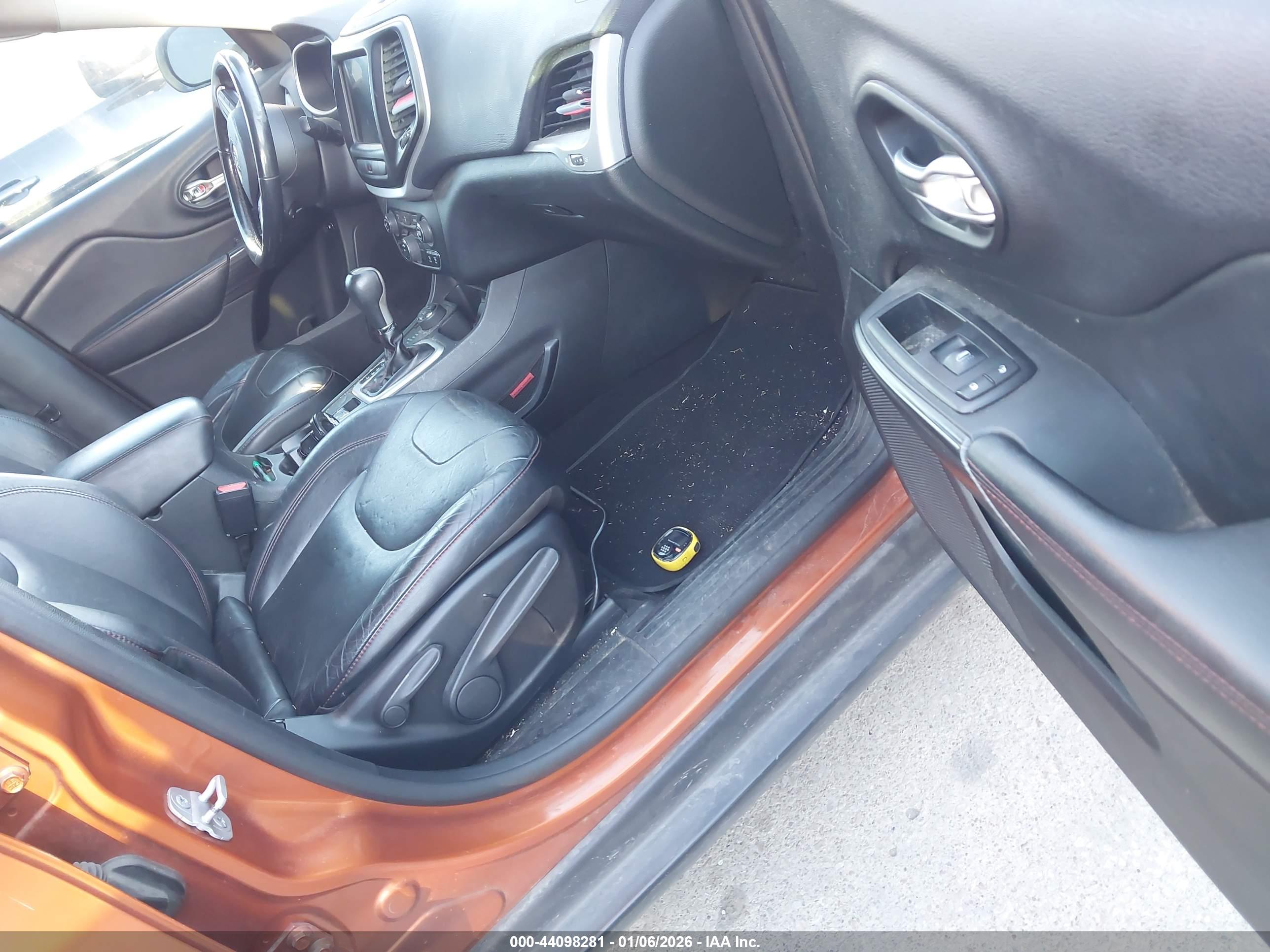 JEEP CHEROKEE image 5
