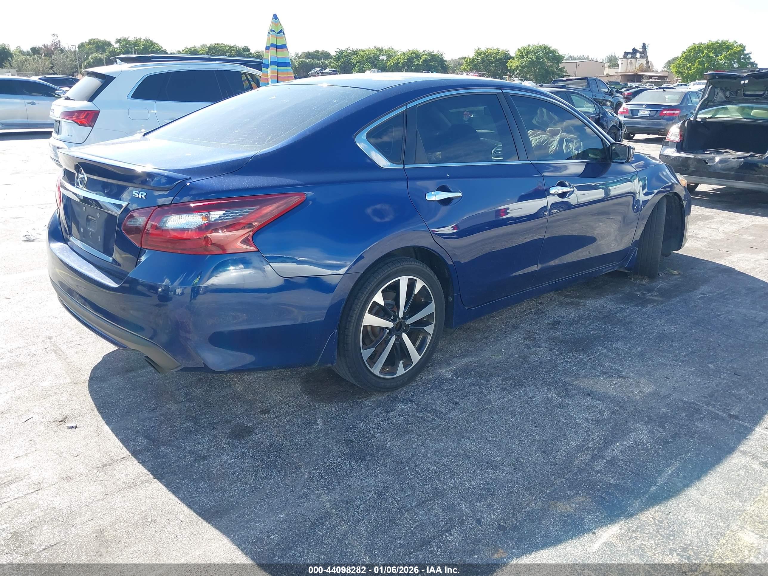 NISSAN ALTIMA image 4