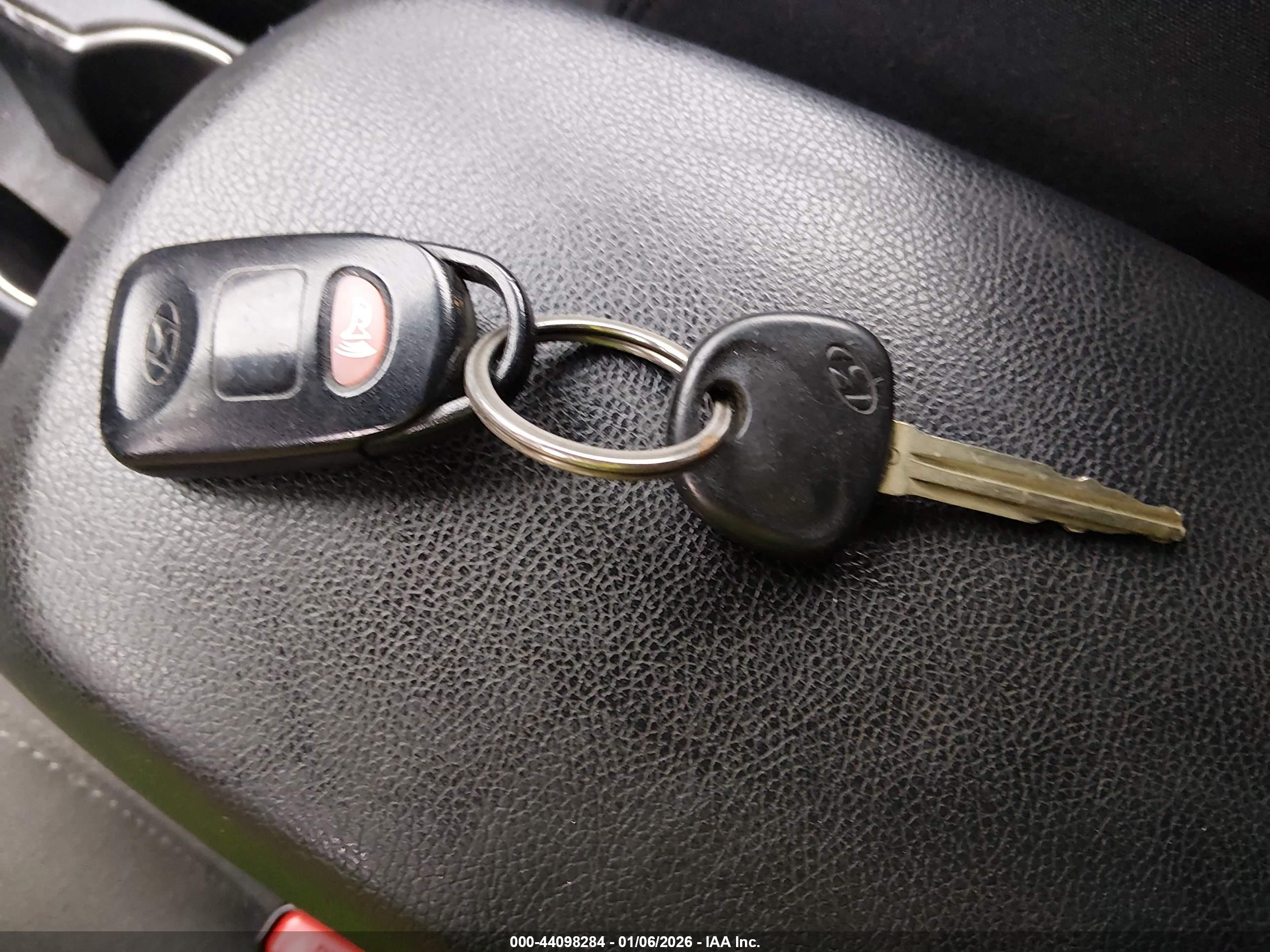 HYUNDAI ELANTRA image 11