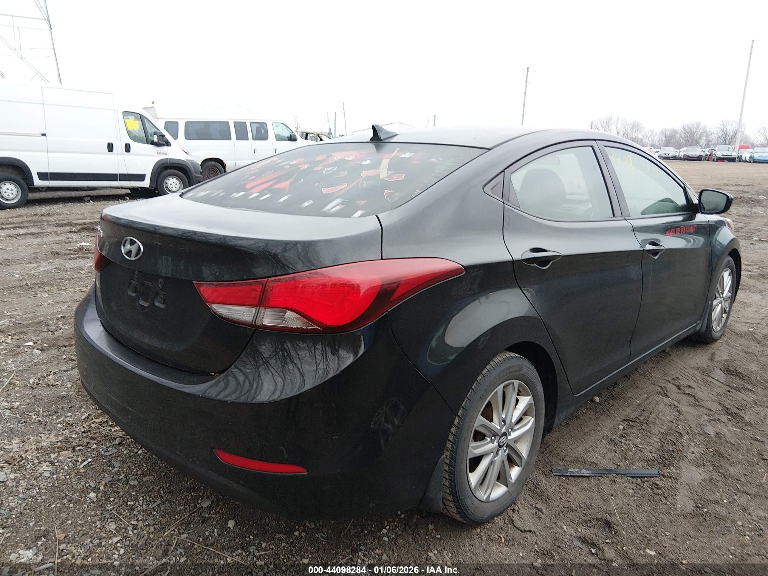 HYUNDAI ELANTRA image 4