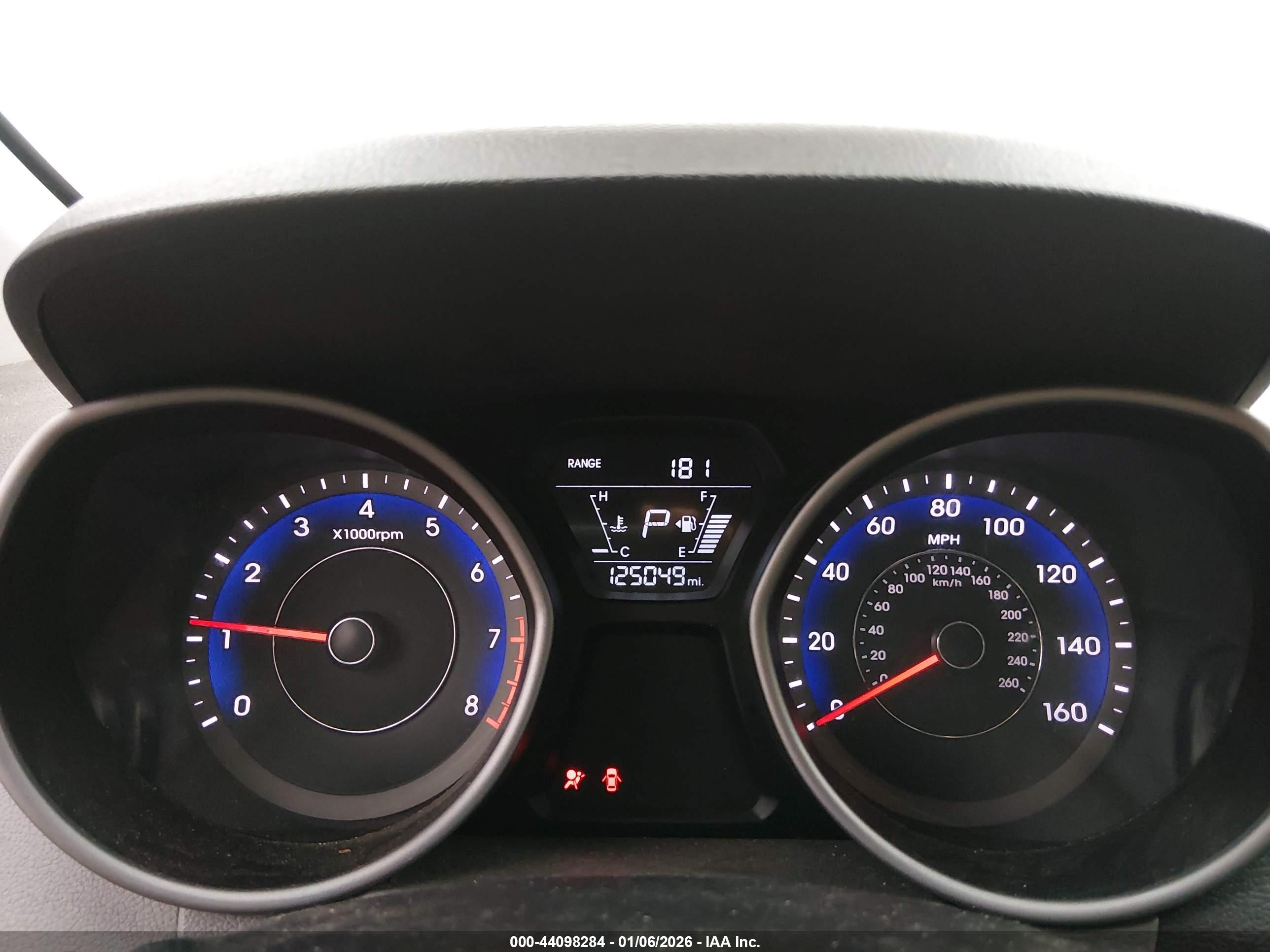 HYUNDAI ELANTRA image 7